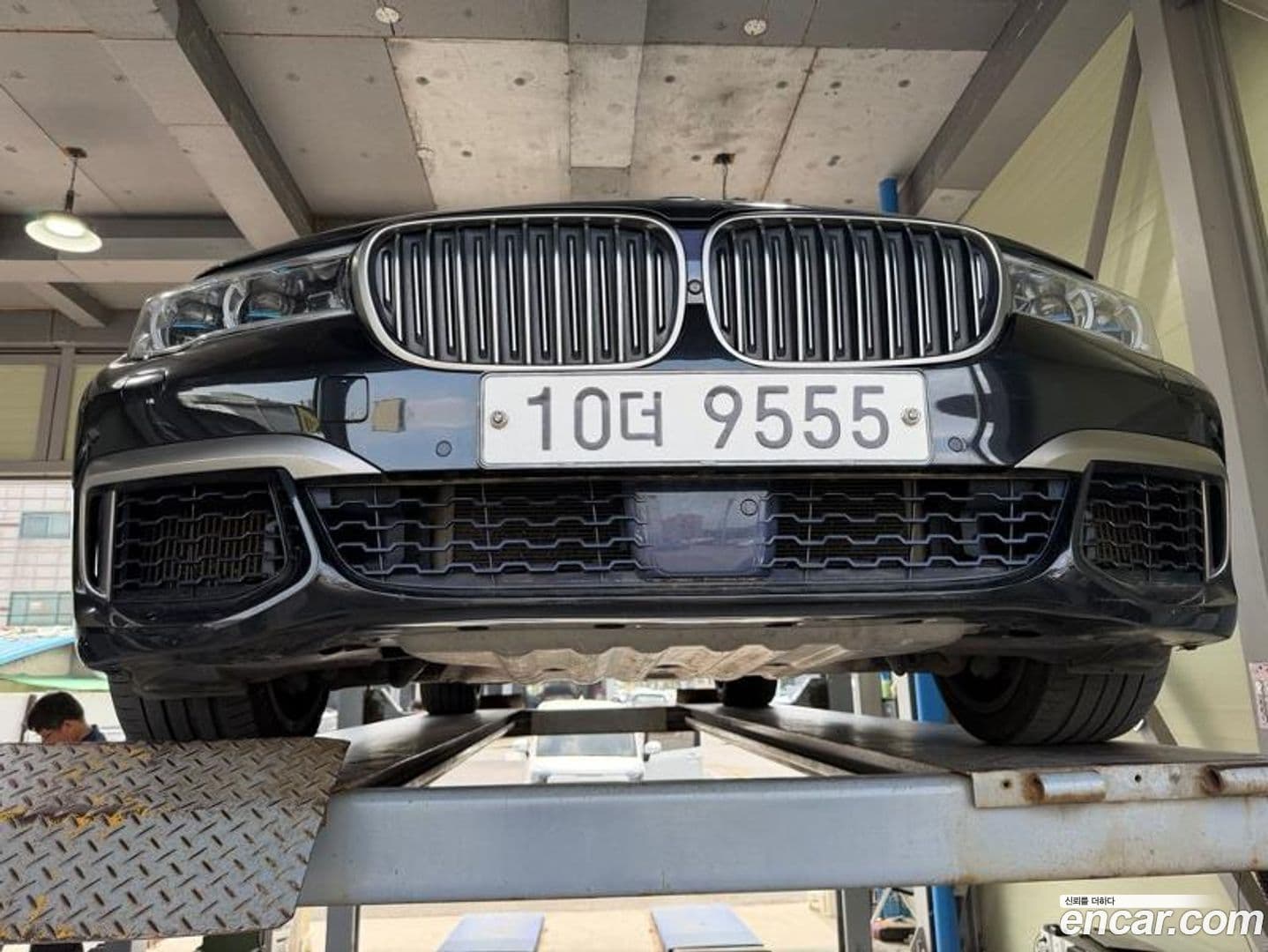 Main__Slider__Photo:7-Series BMW 2017.11-0