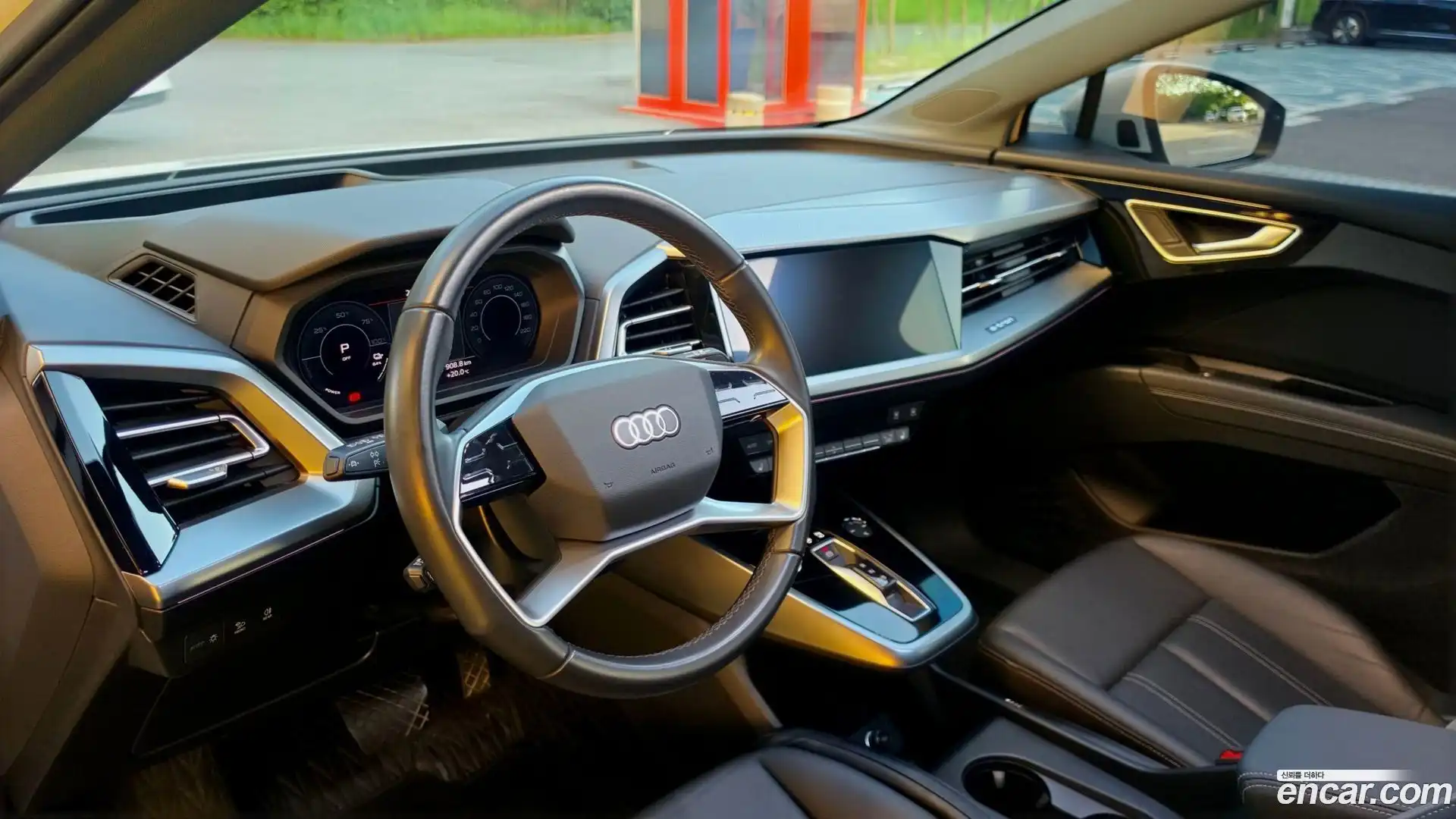 Q4 e-tron Audi 2022.8-INNER-009