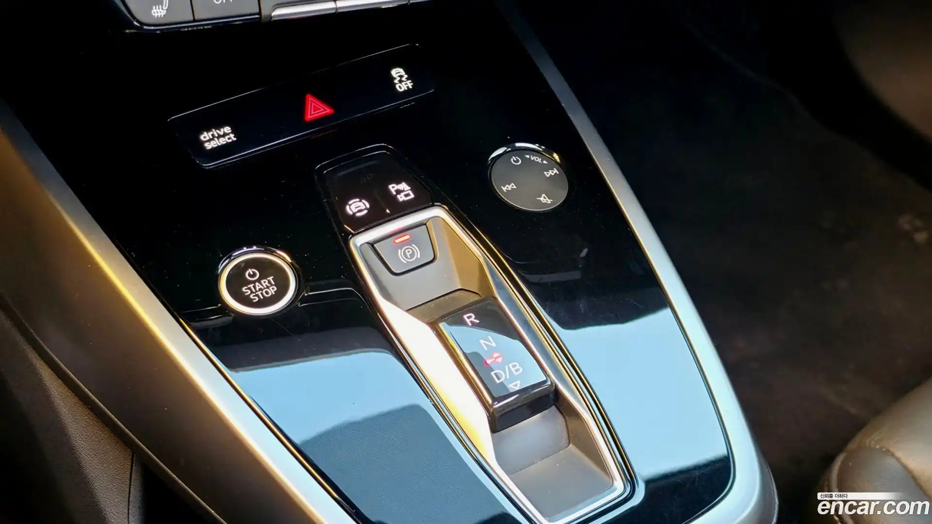 Q4 e-tron Audi 2022.8-OPTION-018
