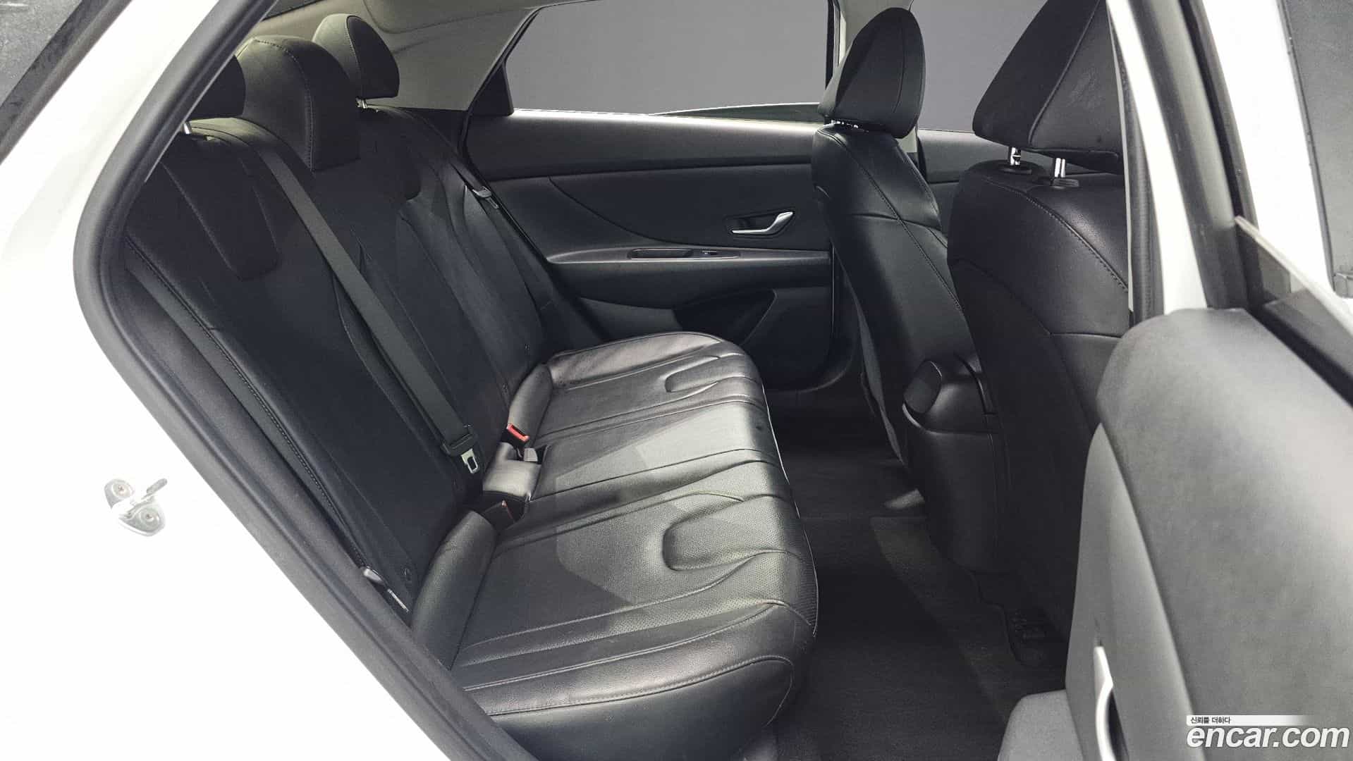 AVANTE Hyundai 2021.6-OPTION-015