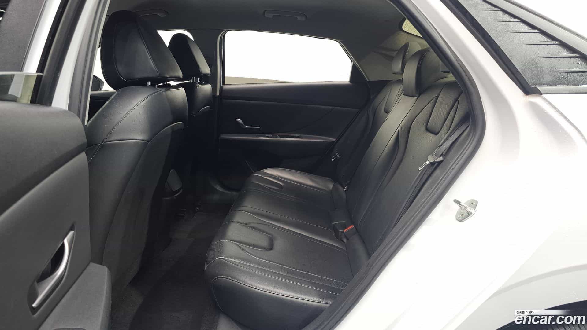 AVANTE Hyundai 2021.6-OPTION-016