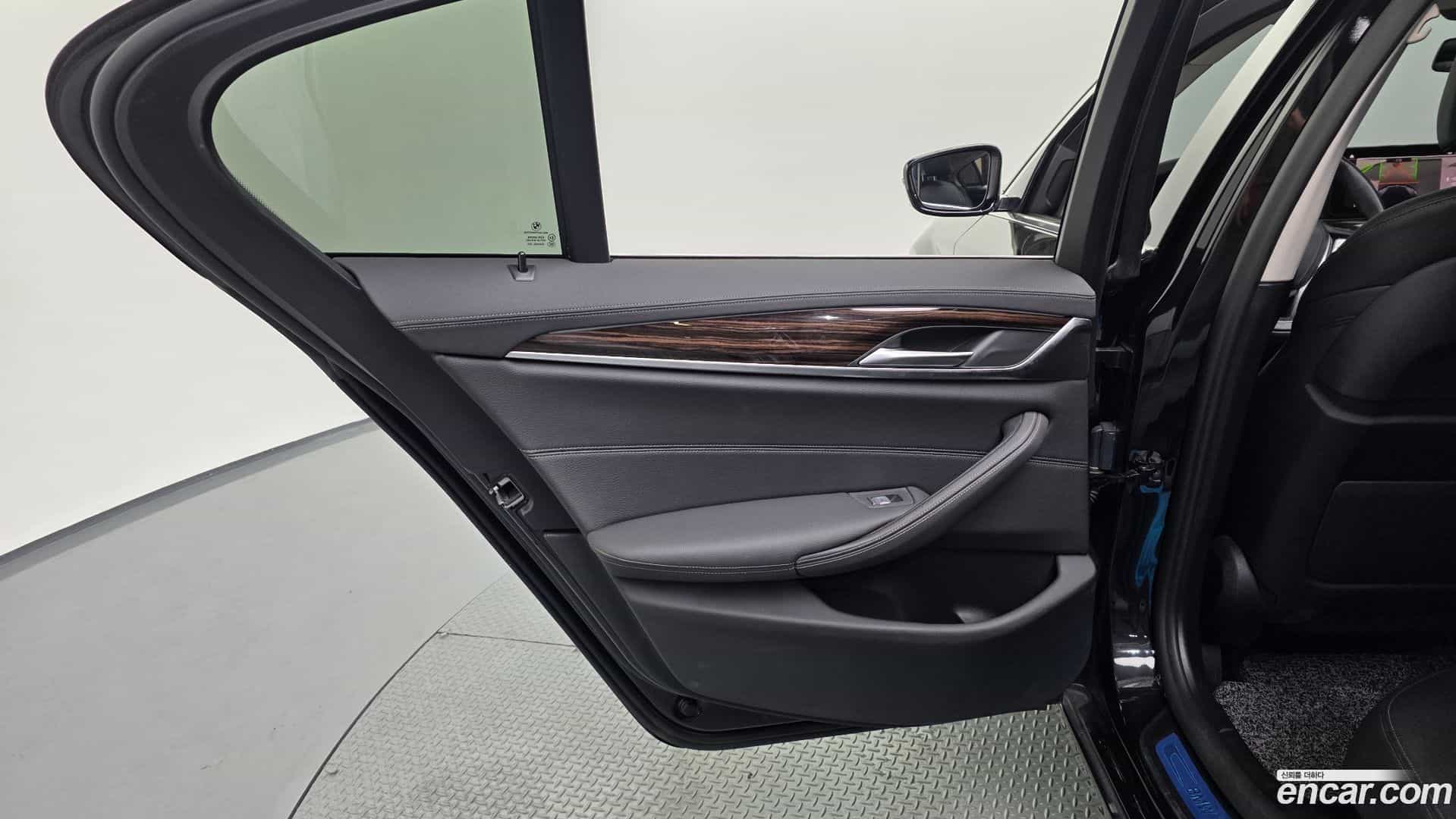 5-Series BMW 2021.3-INNER-035