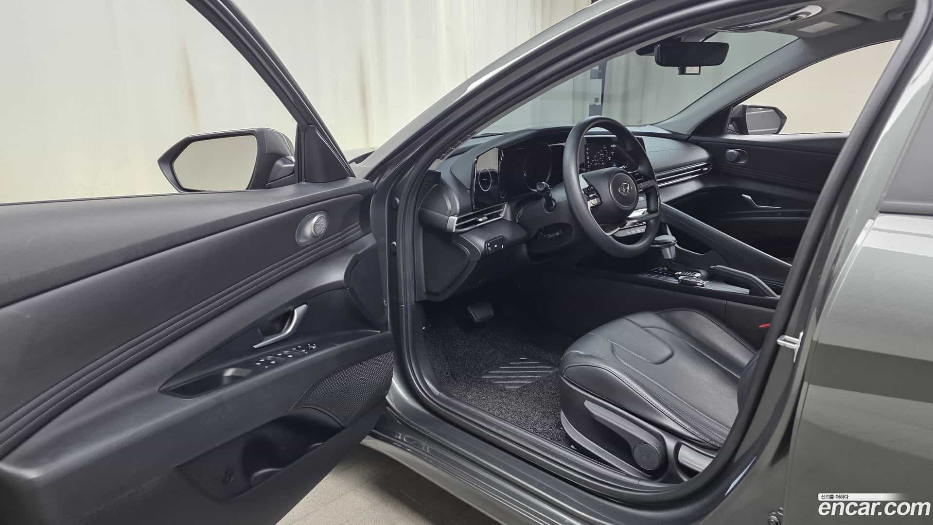 AVANTE Hyundai 2022.5-INNER-010
