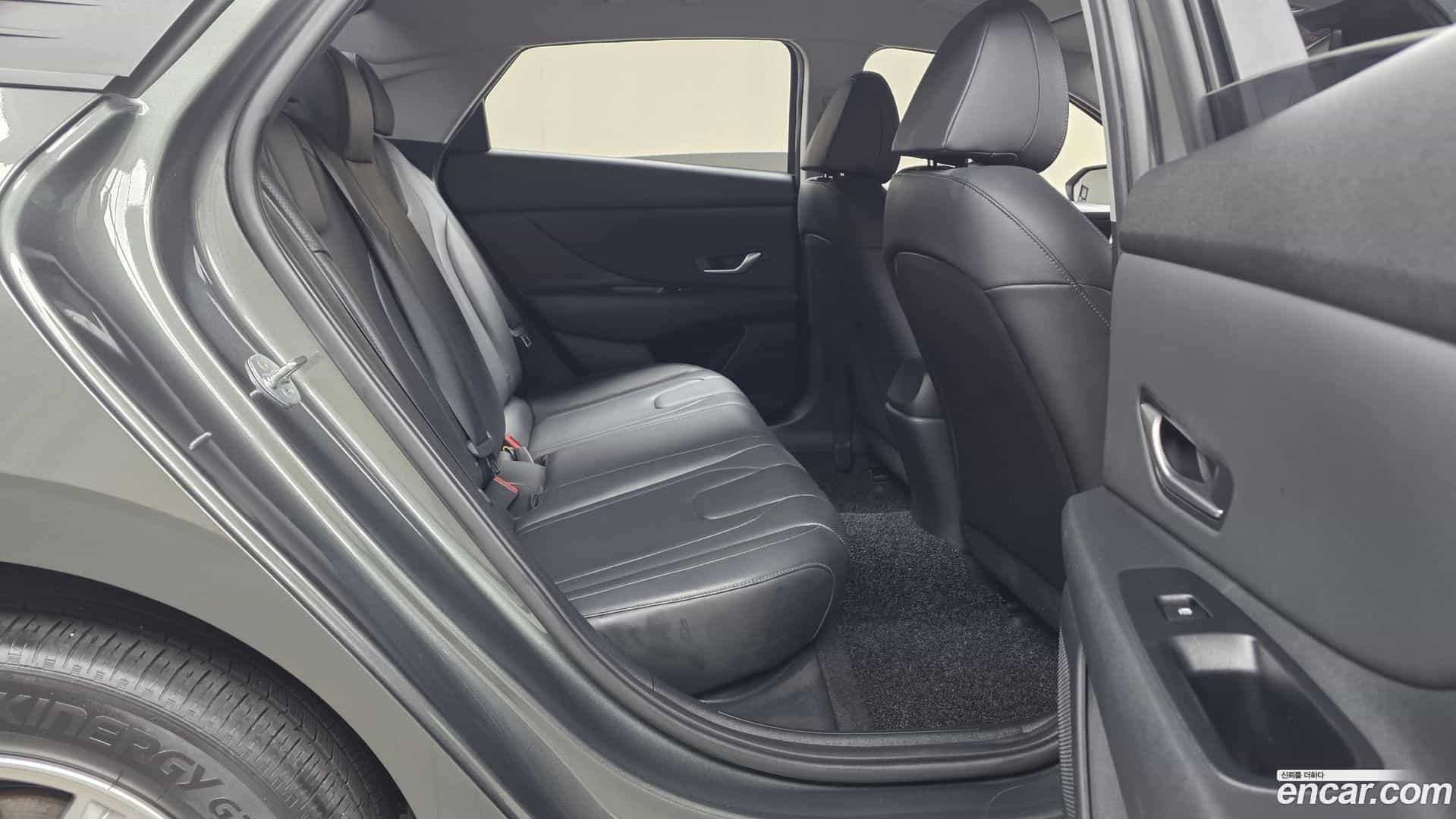 AVANTE Hyundai 2022.5-OPTION-015