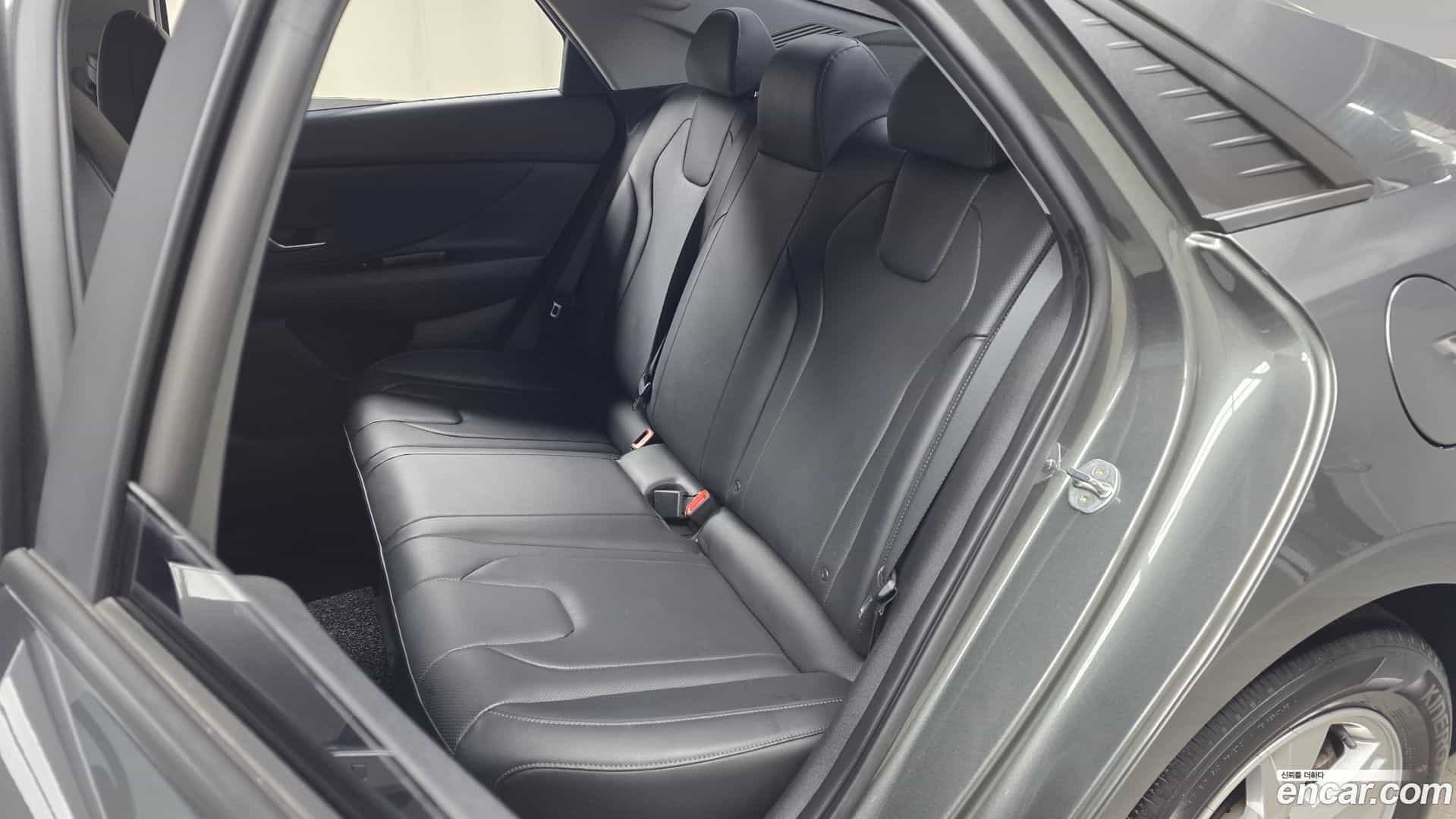 AVANTE Hyundai 2022.5-OPTION-016