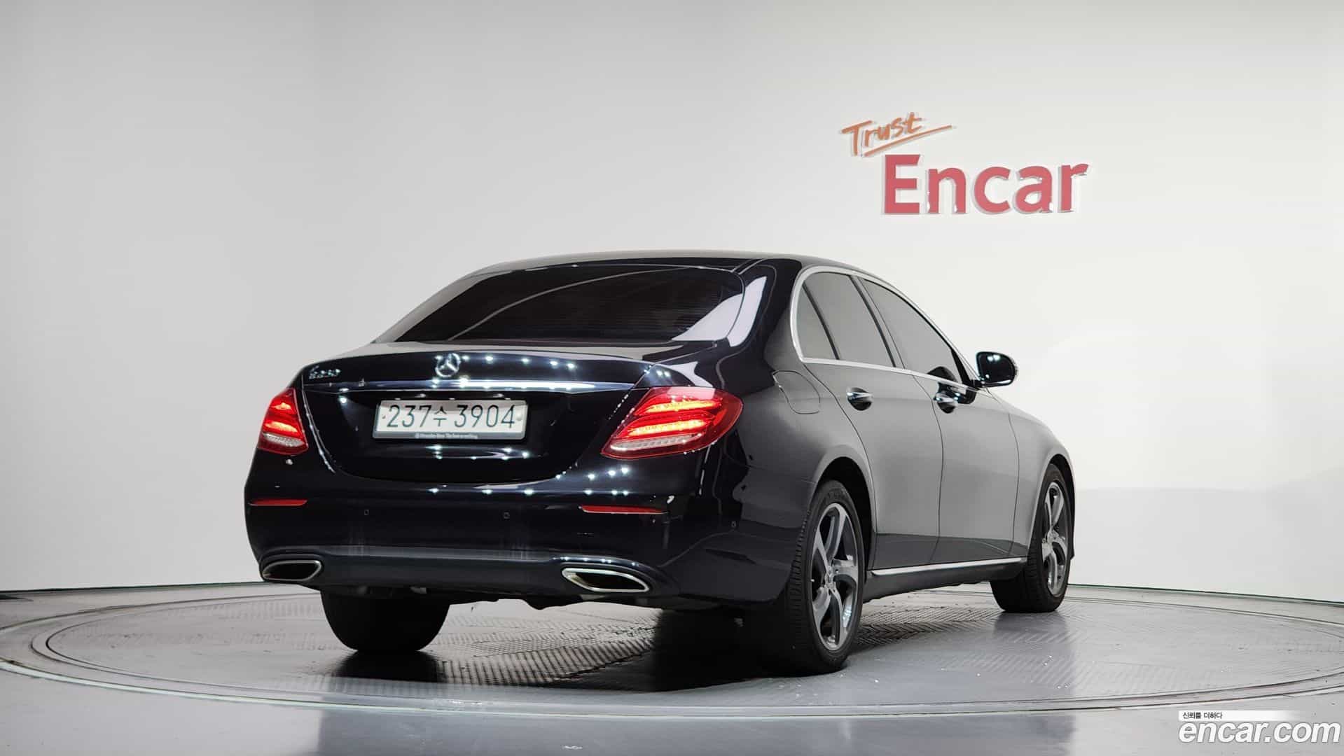 E-Class Mercedes-Benz 2019.10-OUTER-002