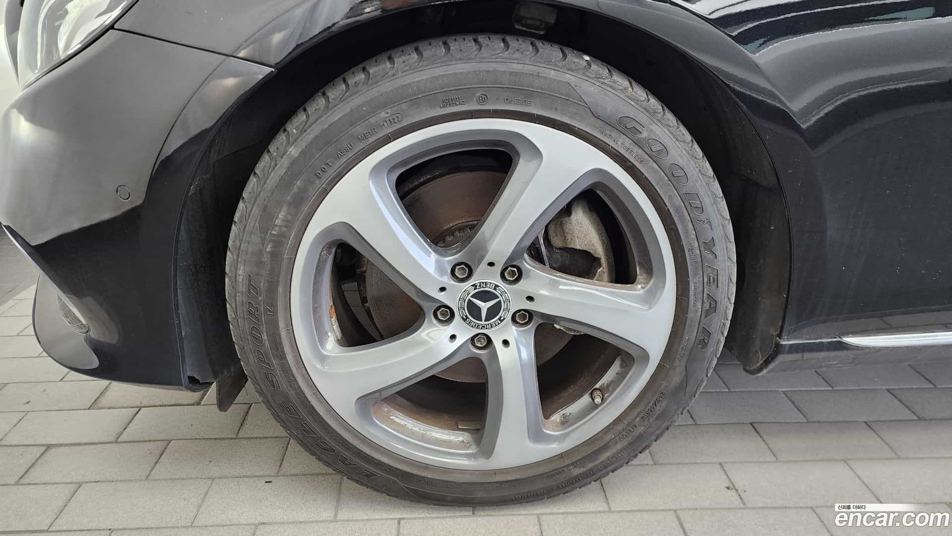 E-Class Mercedes-Benz 2019.10-OUTER-005
