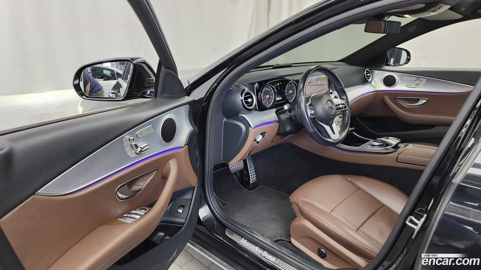 E-Class Mercedes-Benz 2019.10-INNER-010