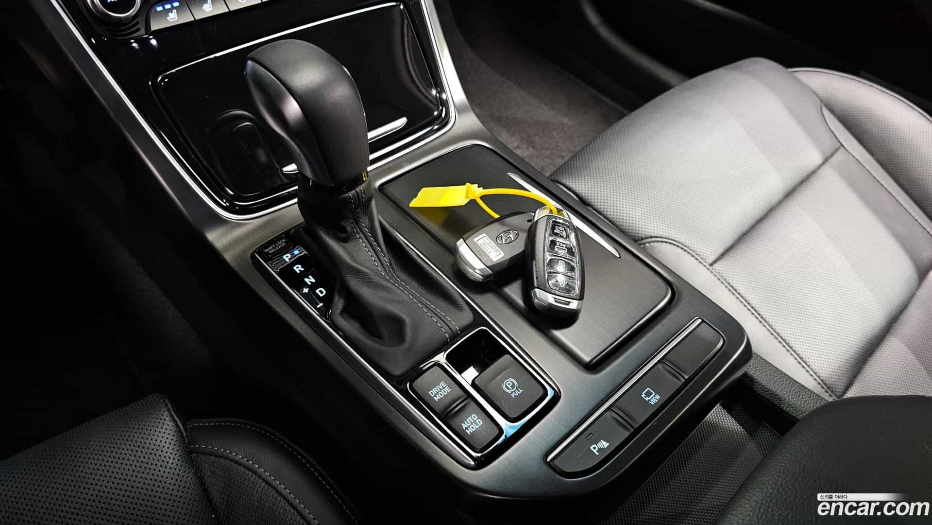 Grandeur Hyundai 2018.10-INNER-009