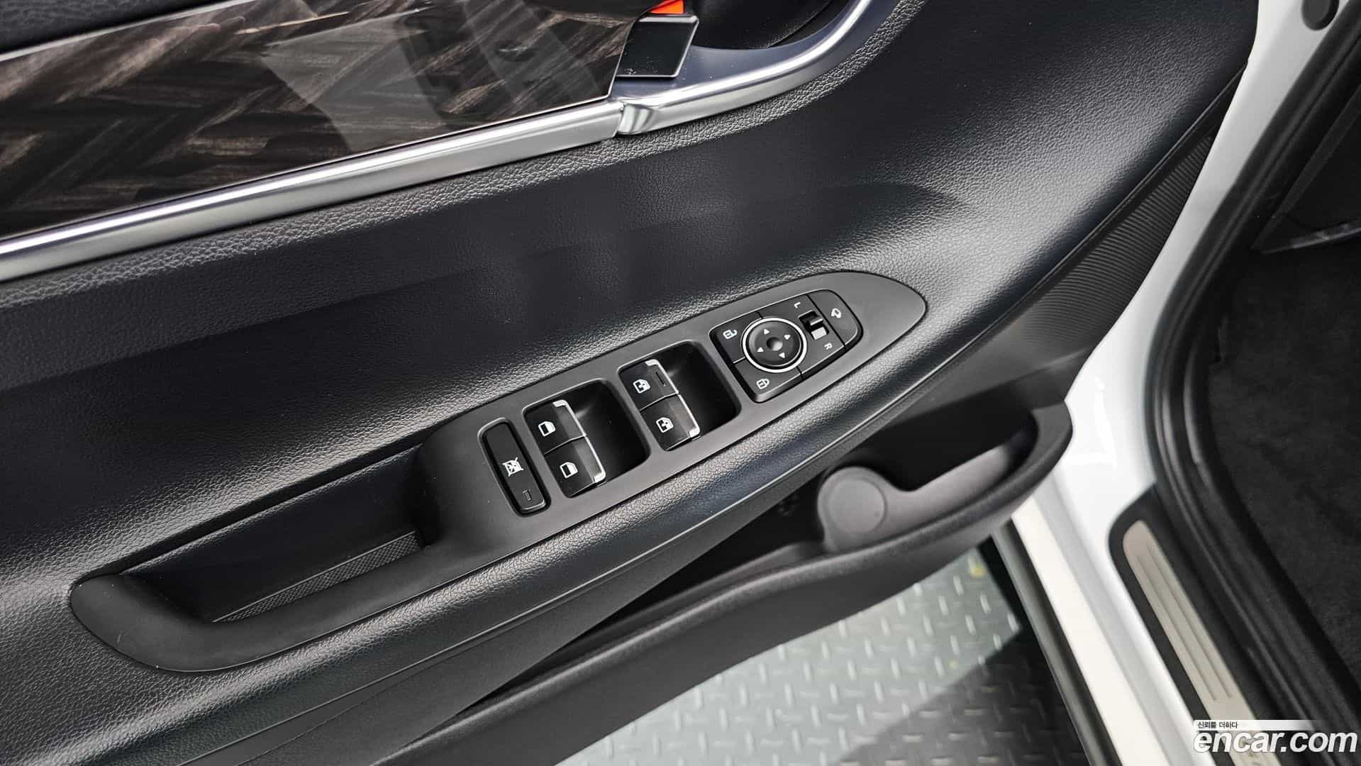 Grandeur Hyundai 2018.10-OPTION-040