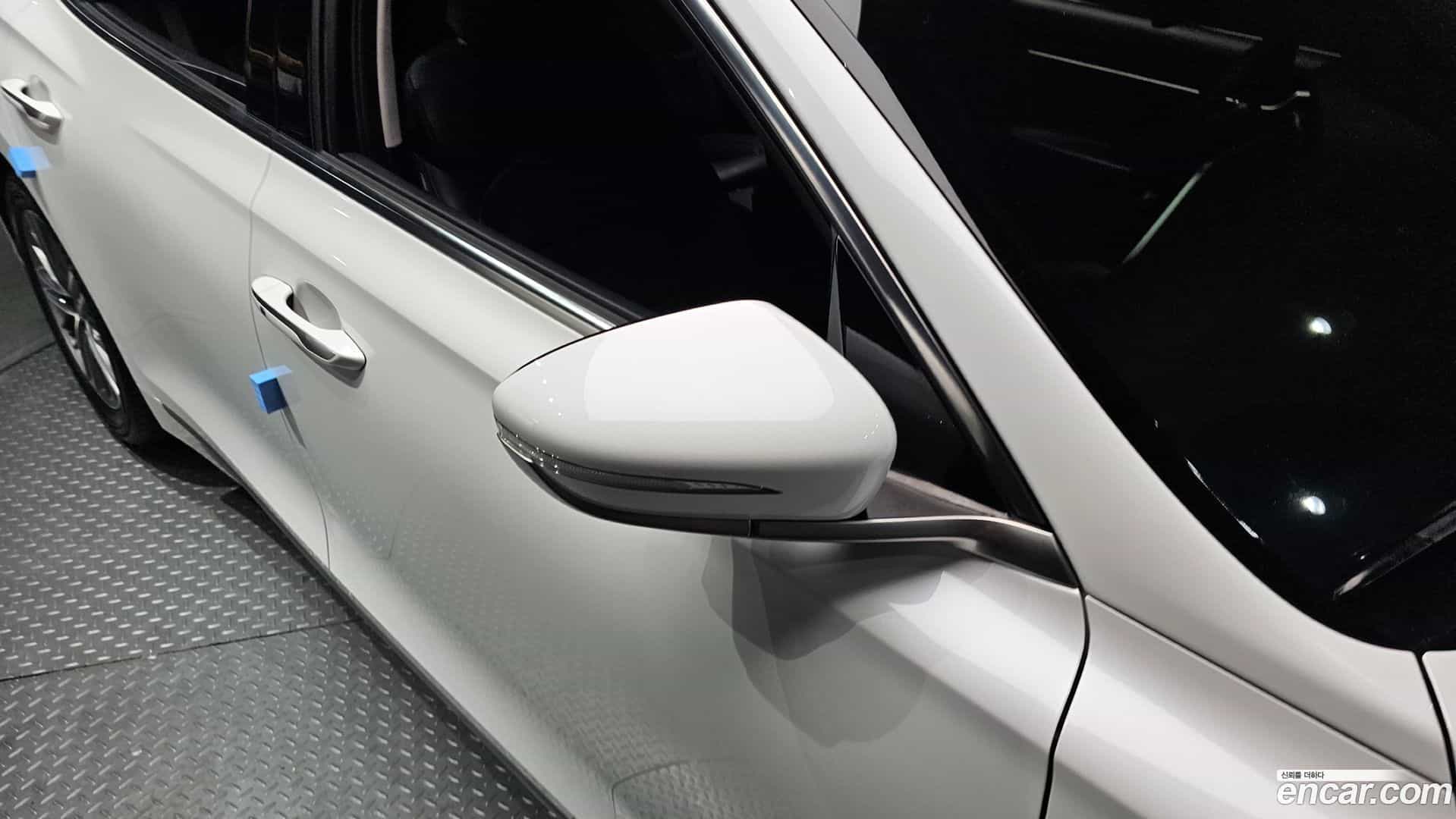 Grandeur Hyundai 2018.10-OPTION-042