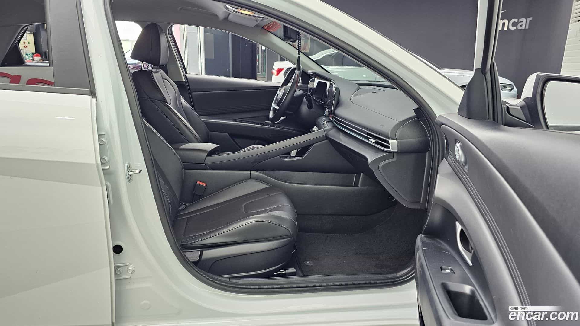 AVANTE Hyundai 2023.3-OPTION-015