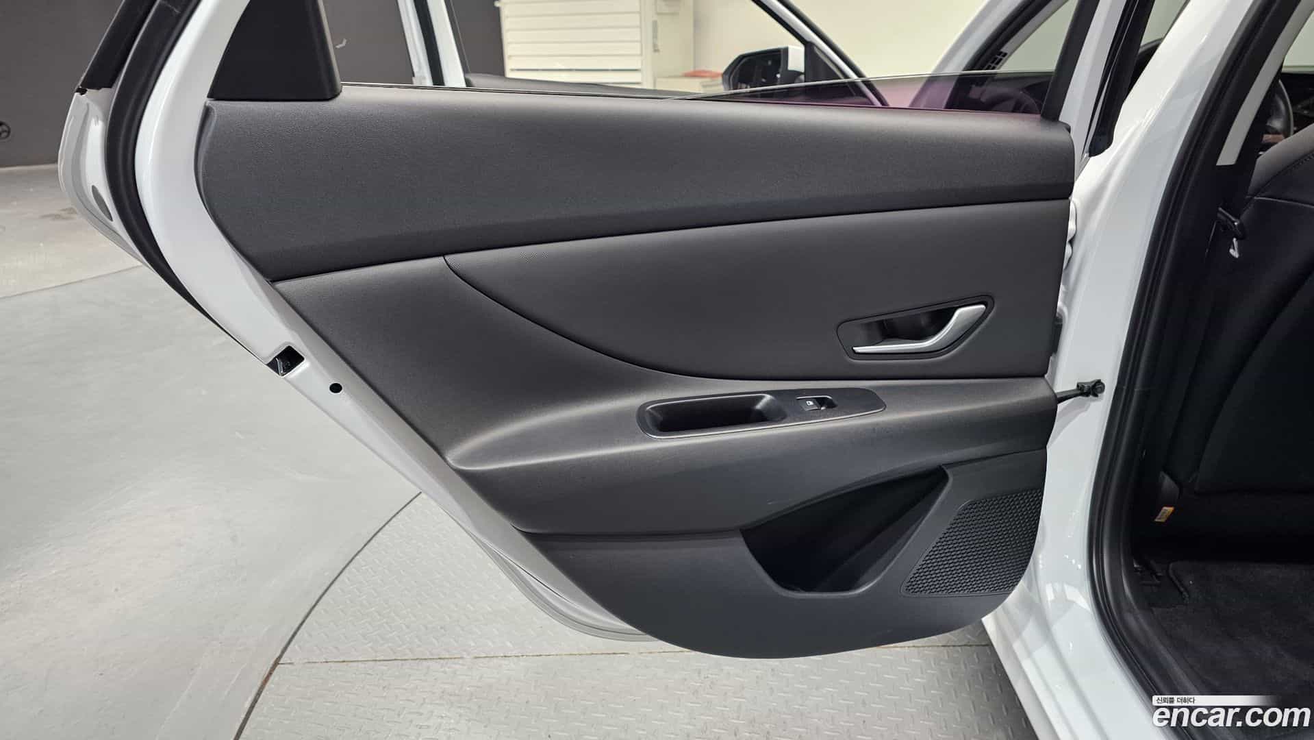 AVANTE Hyundai 2023.3-INNER-035
