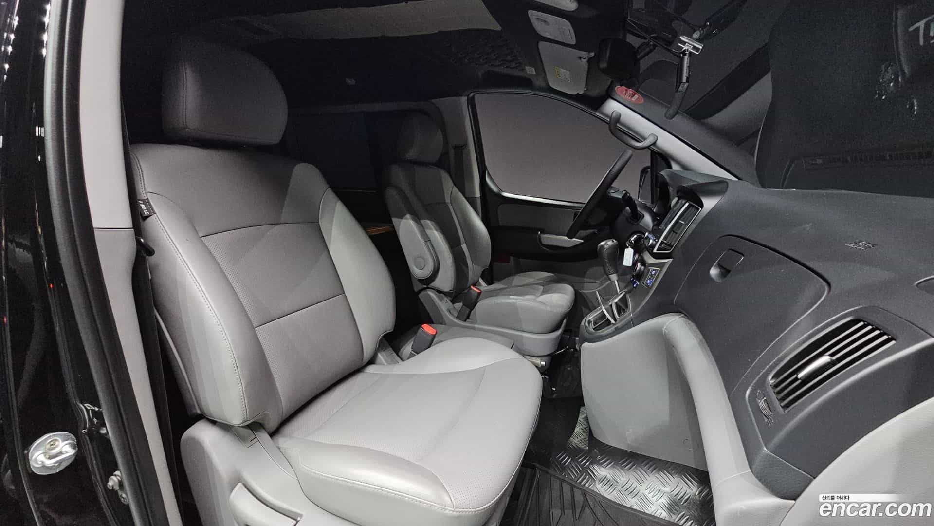 Starex Hyundai 2018.9-INNER-010