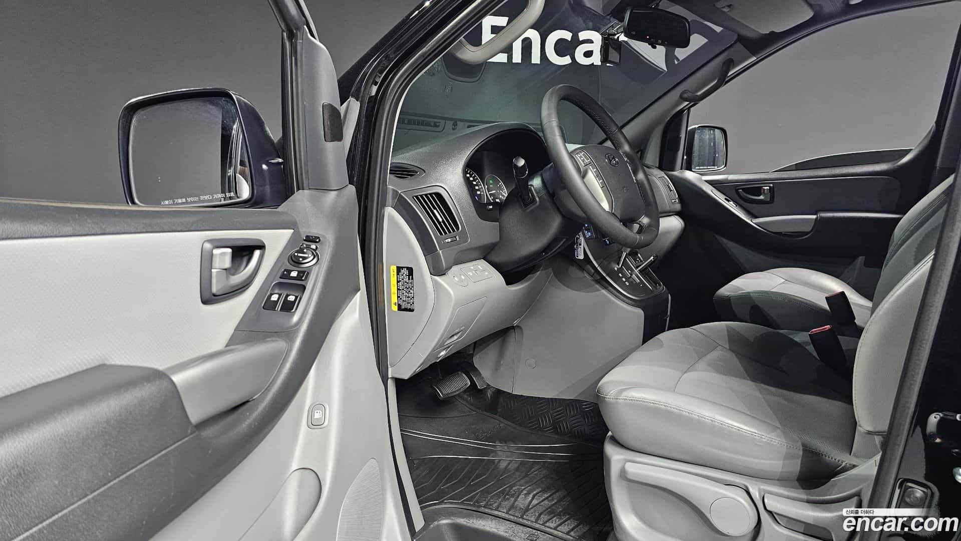 Starex Hyundai 2018.9-OPTION-015