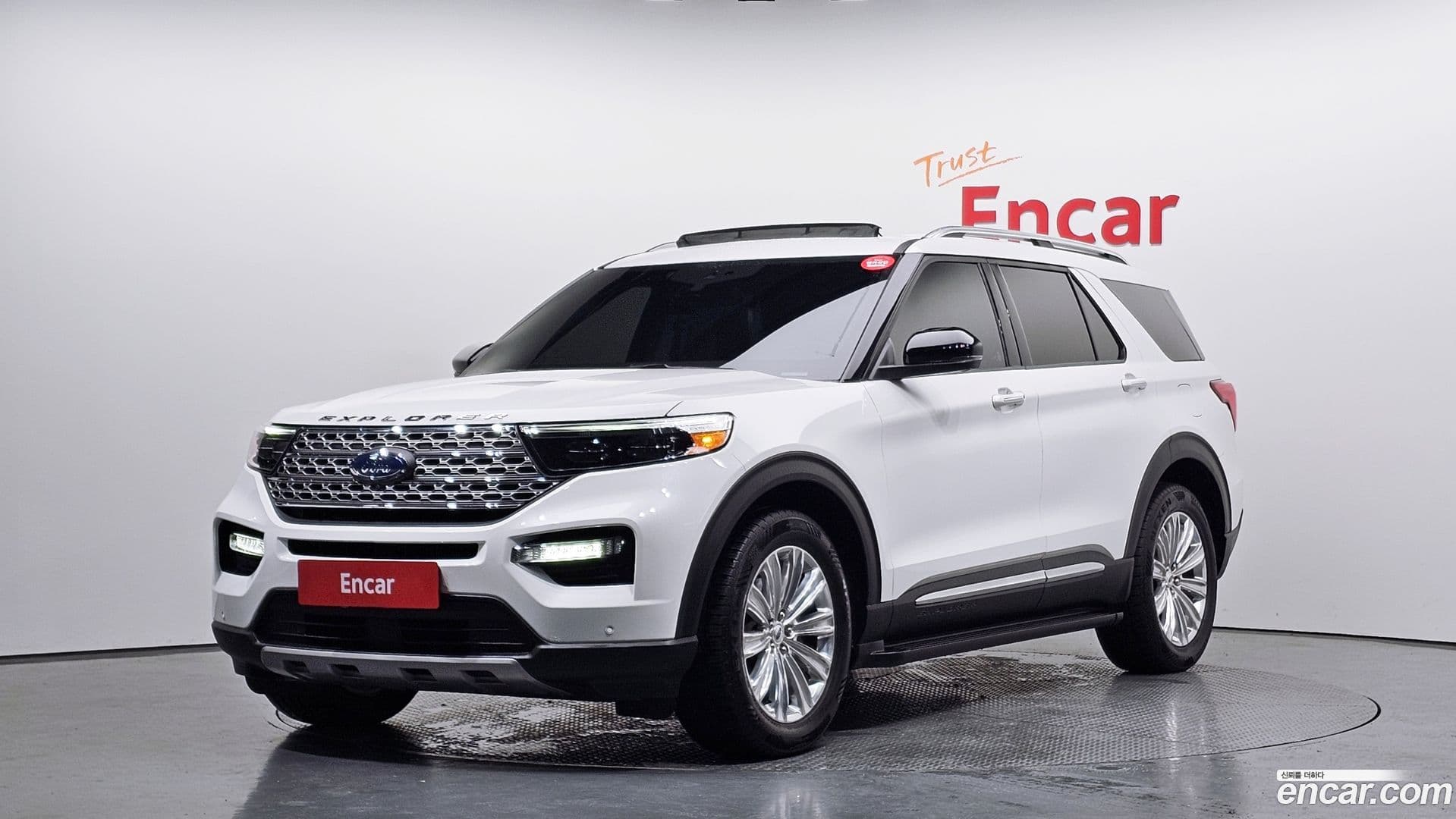 Main__Slider__Photo:Explorer Ford 2021.10-0