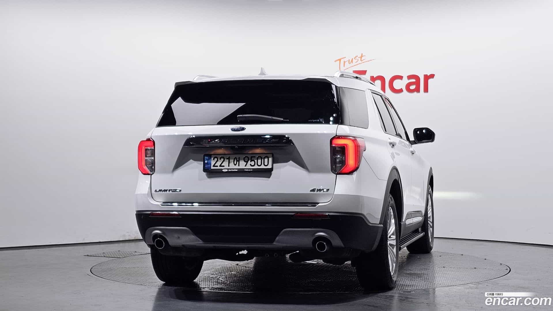 Explorer Ford 2021.10-OUTER-004