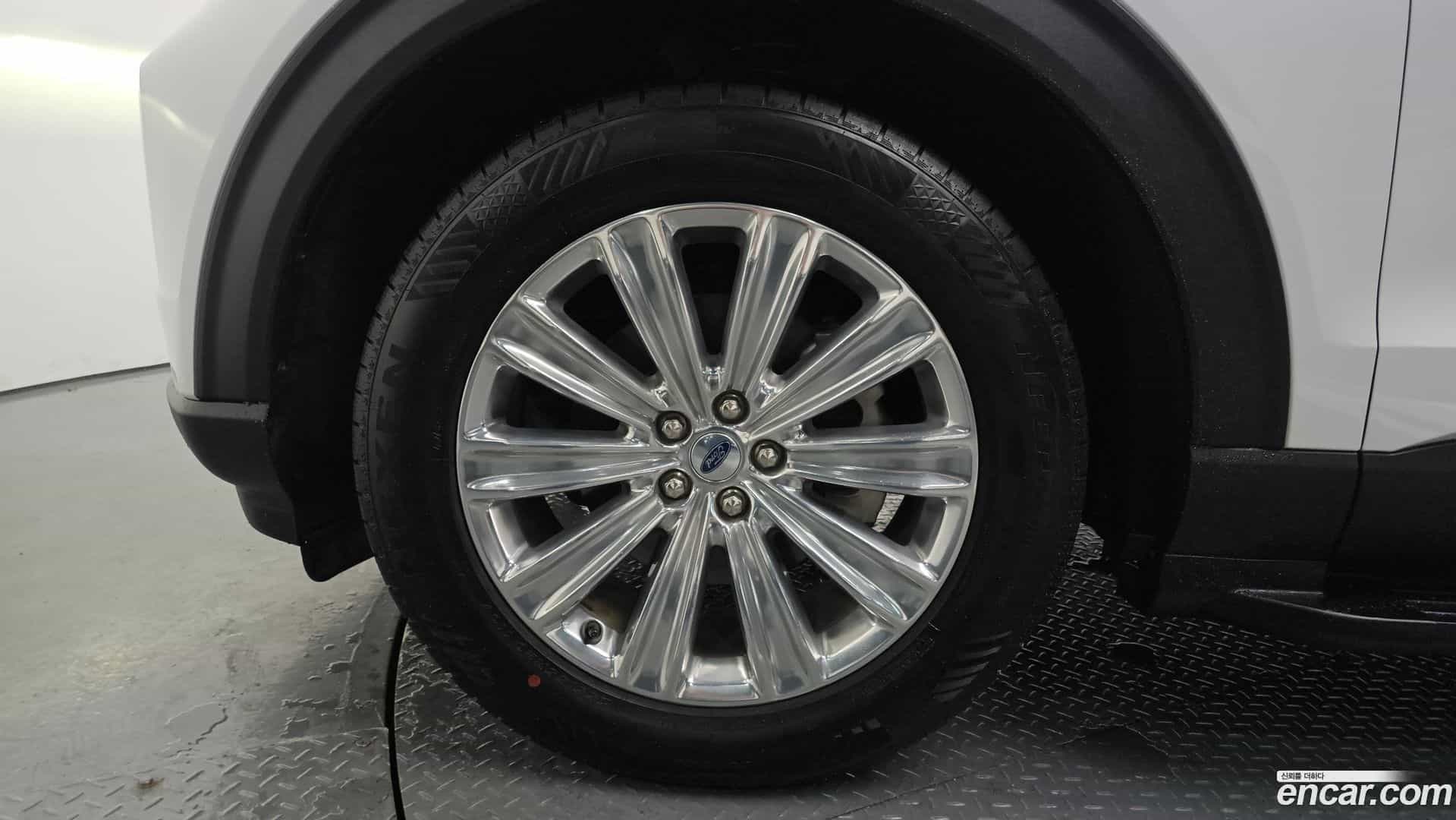 Explorer Ford 2021.10-OUTER-005