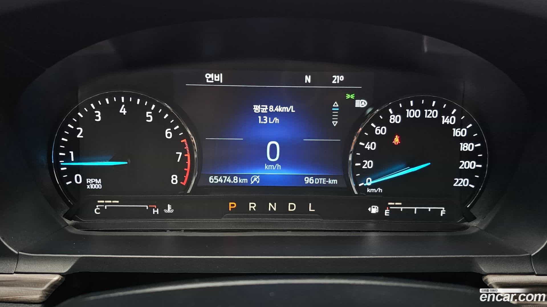 Explorer Ford 2021.10-INNER-008