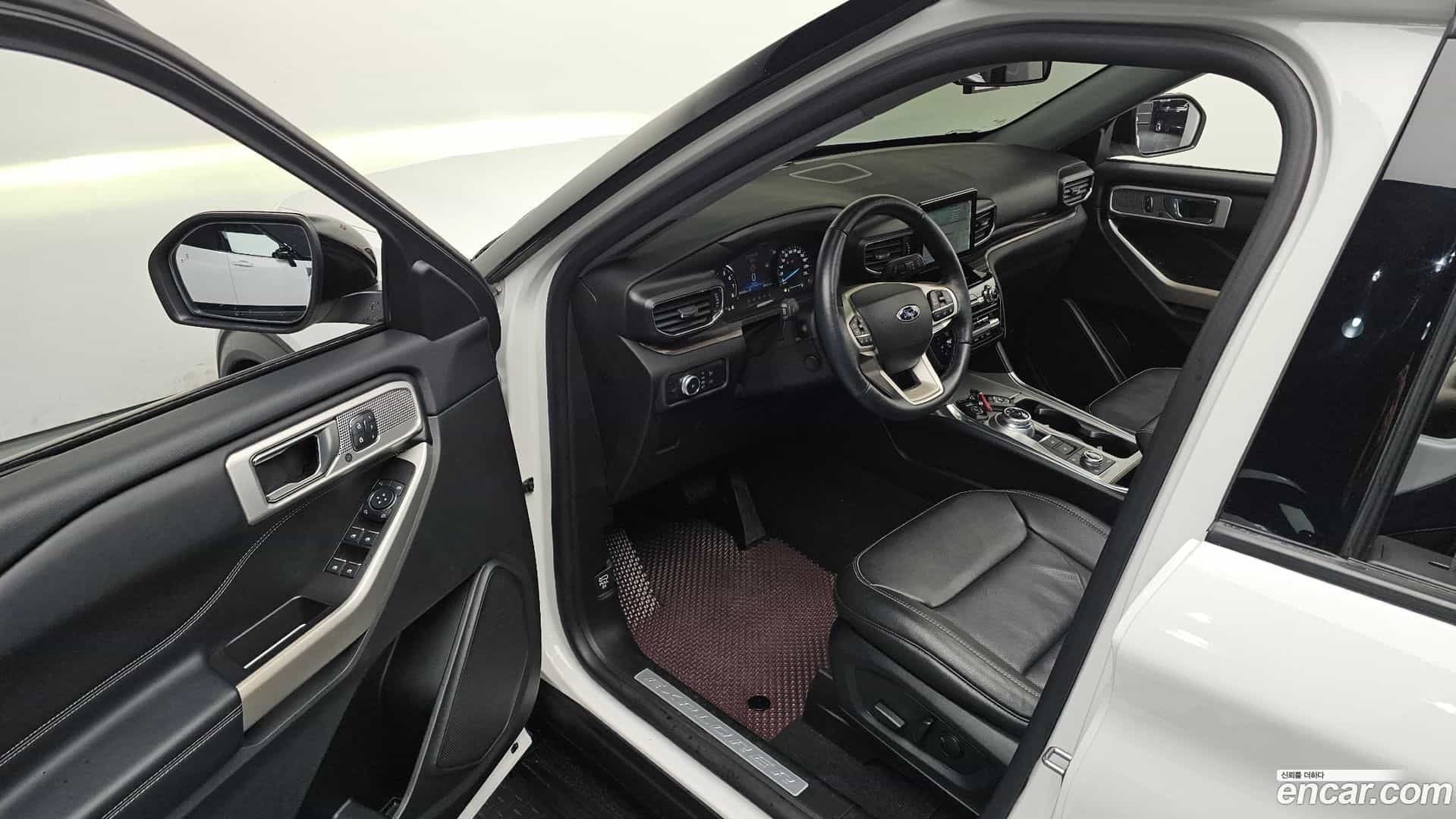 Explorer Ford 2021.10-INNER-010