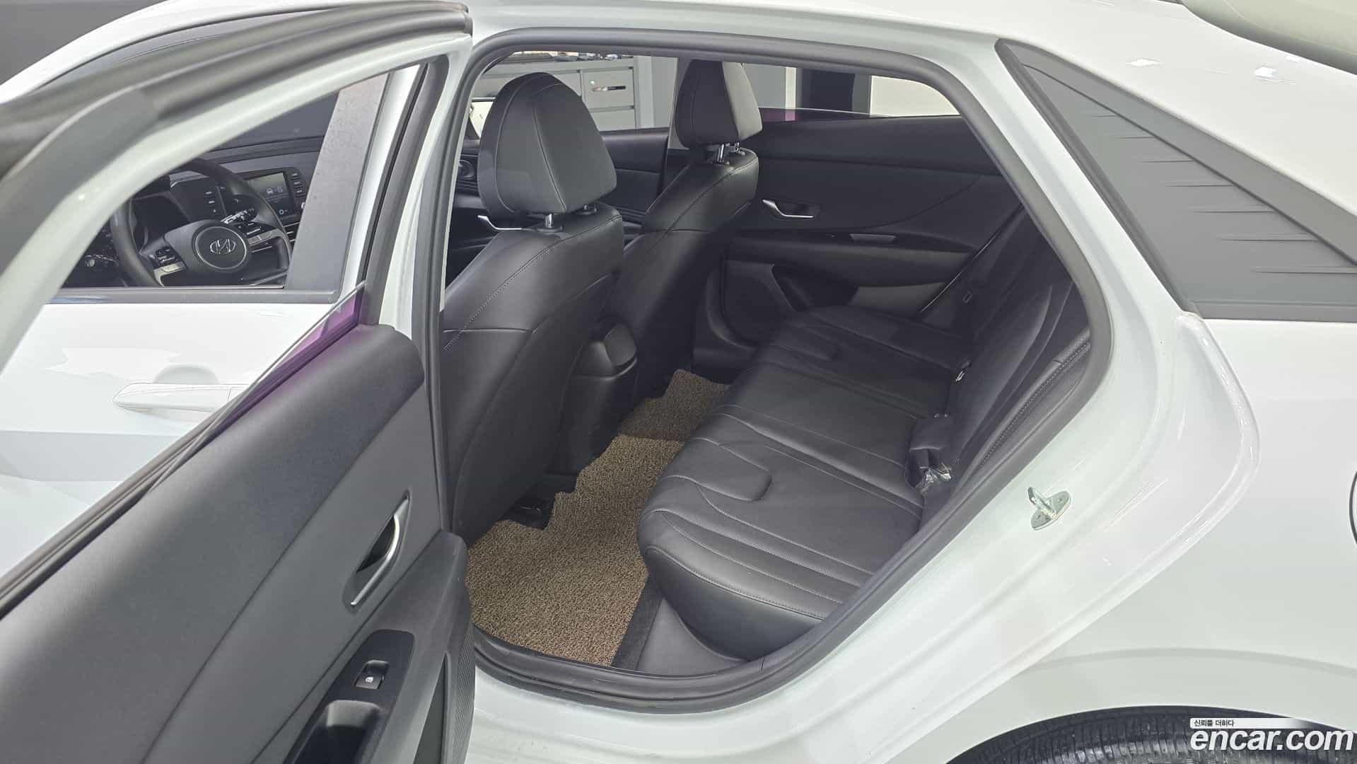 AVANTE Hyundai 2022.3-OPTION-015