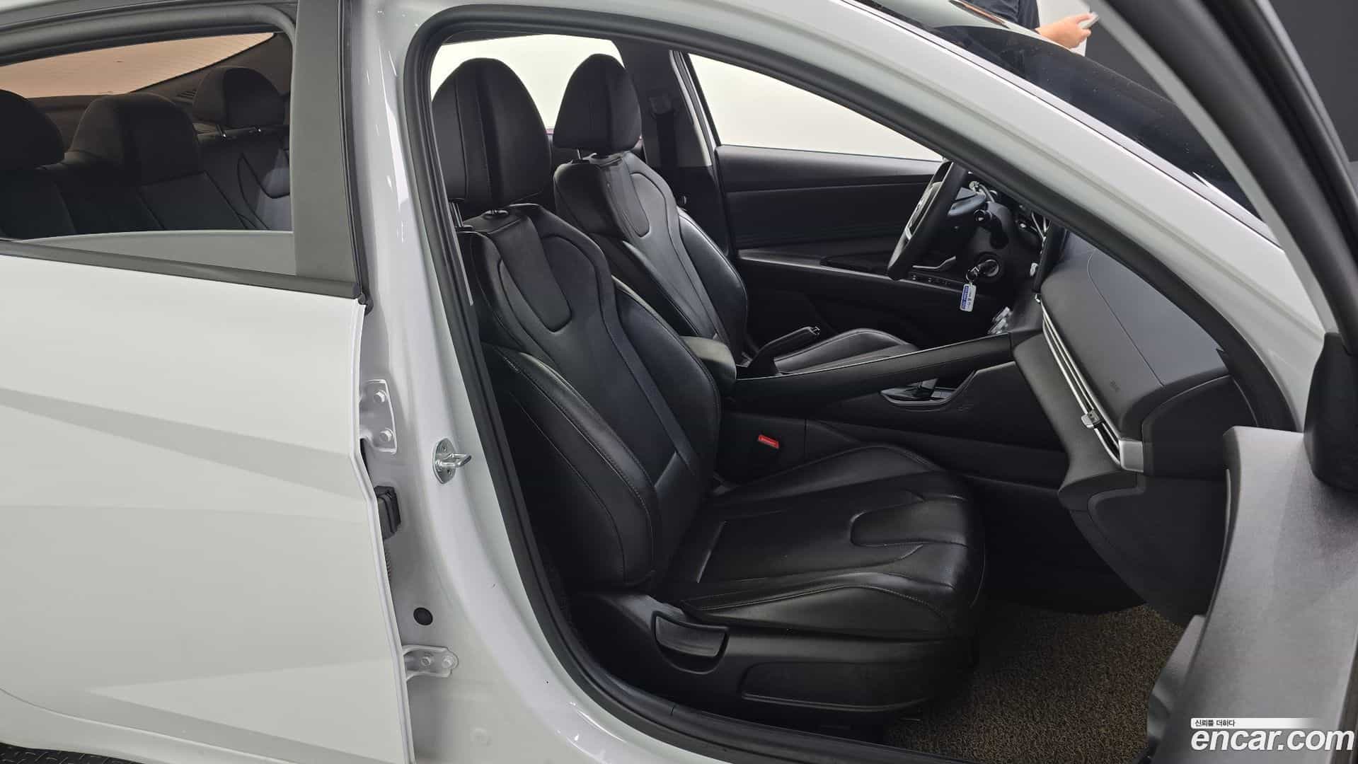 AVANTE Hyundai 2022.3-INNER-036