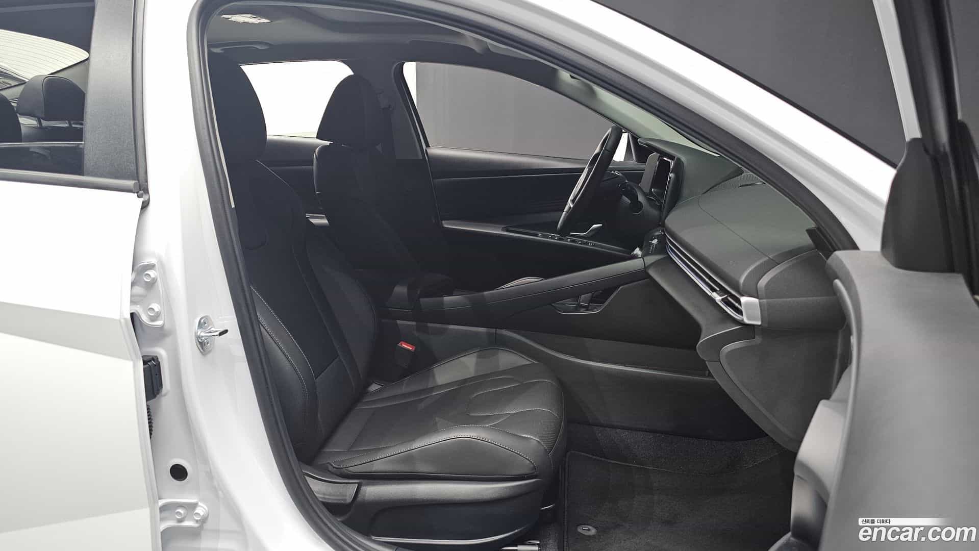 AVANTE Hyundai 2025.10-INNER-010