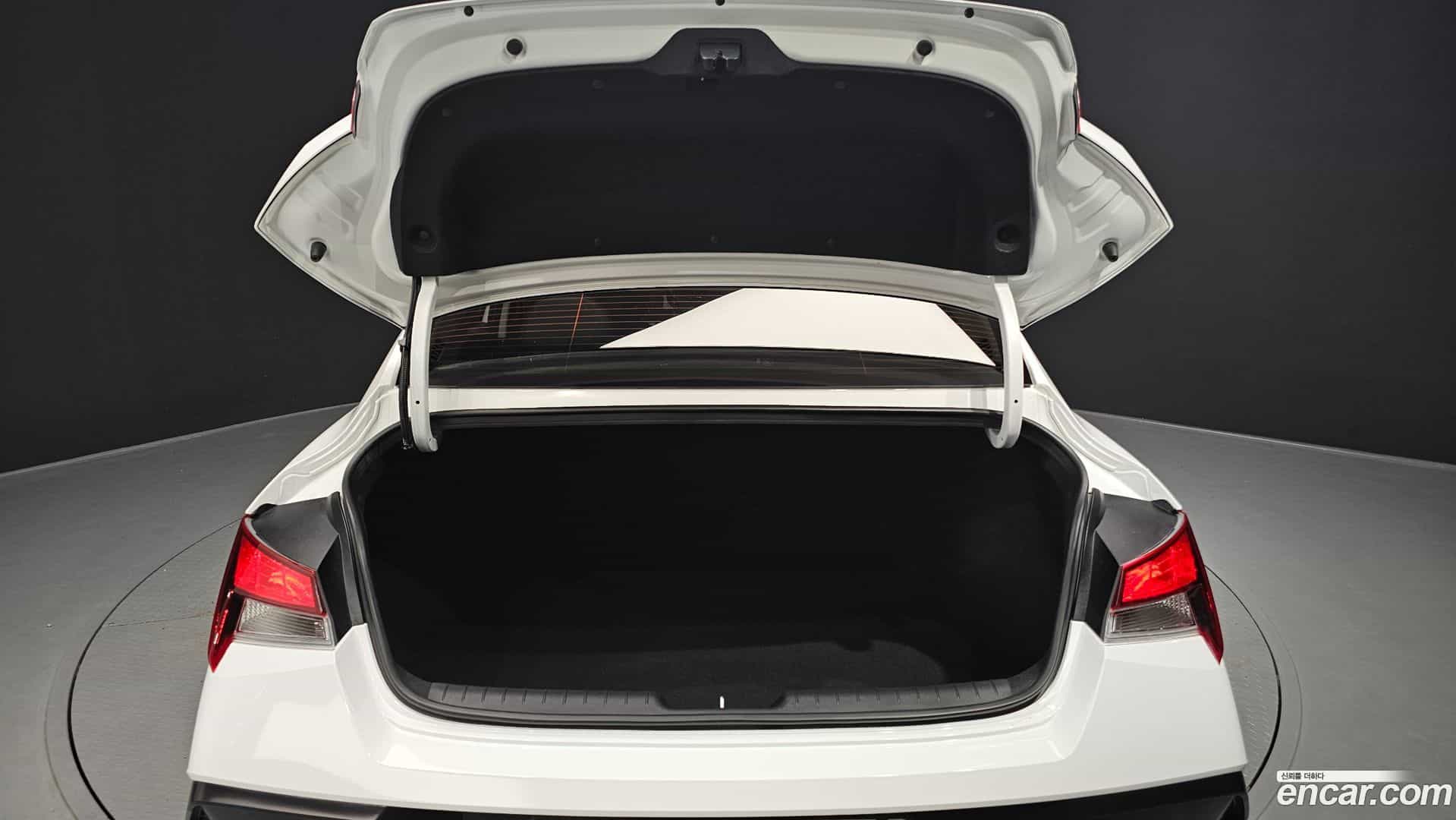 AVANTE Hyundai 2025.10-OPTION-024