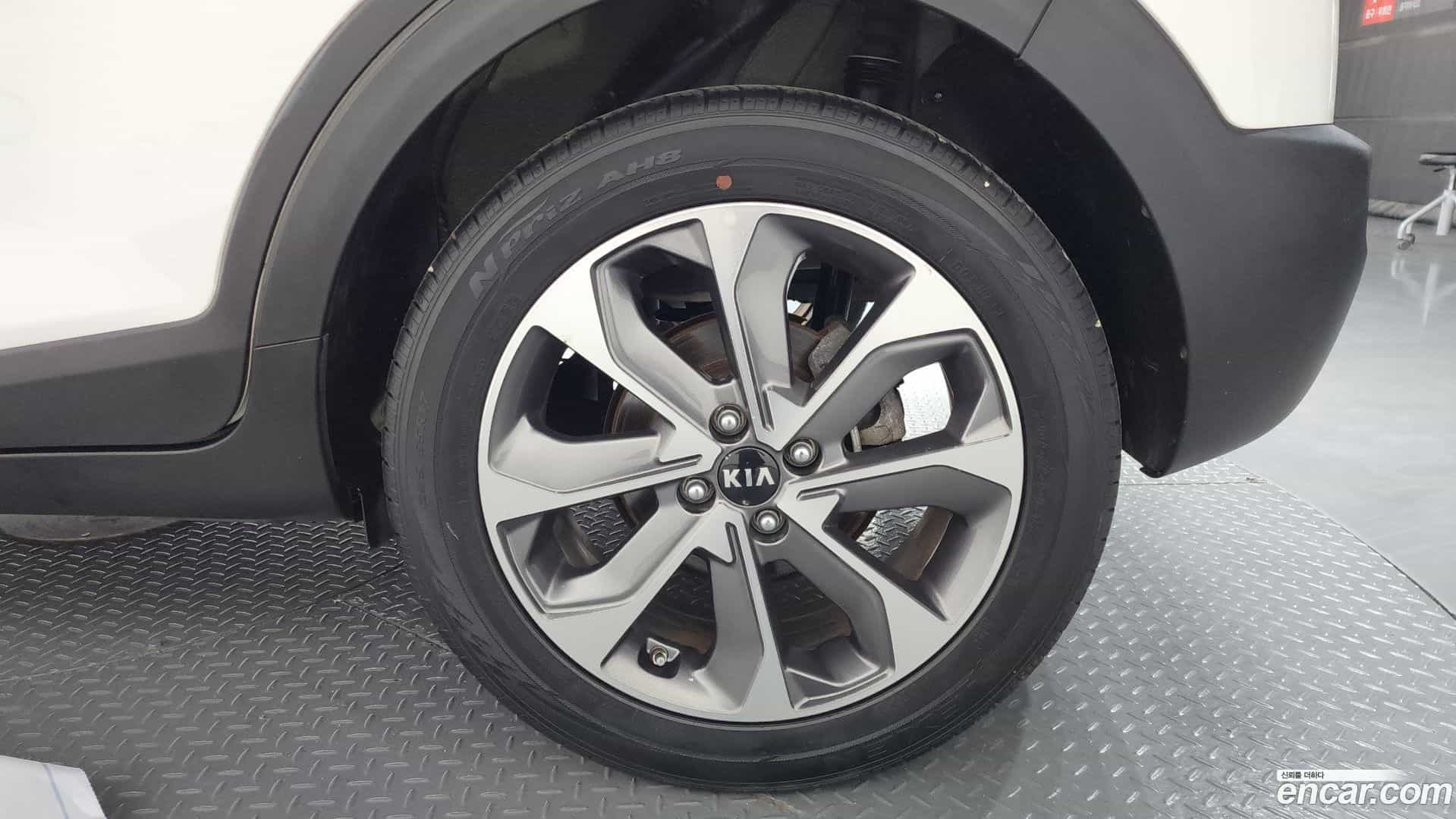 Stonic Kia 2019.4-OUTER-031