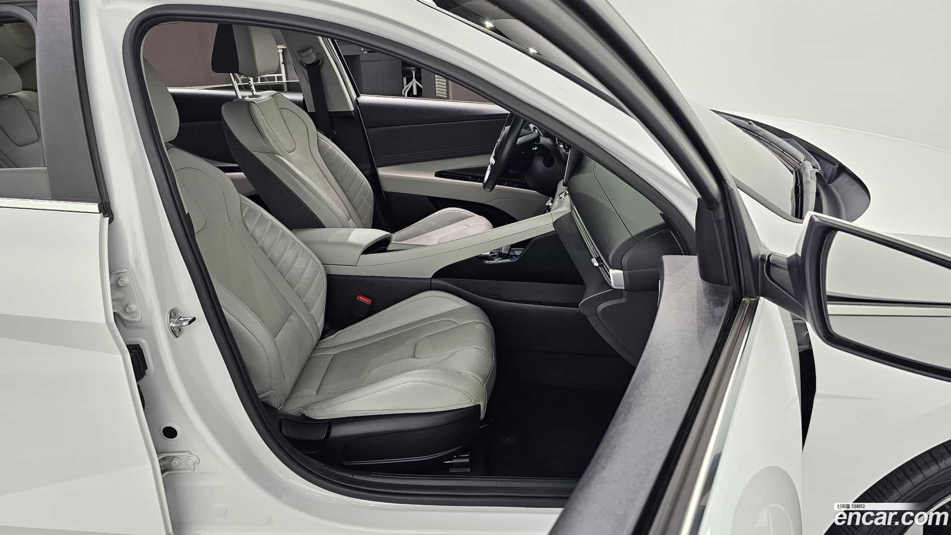 AVANTE Hyundai 2020.3-INNER-010