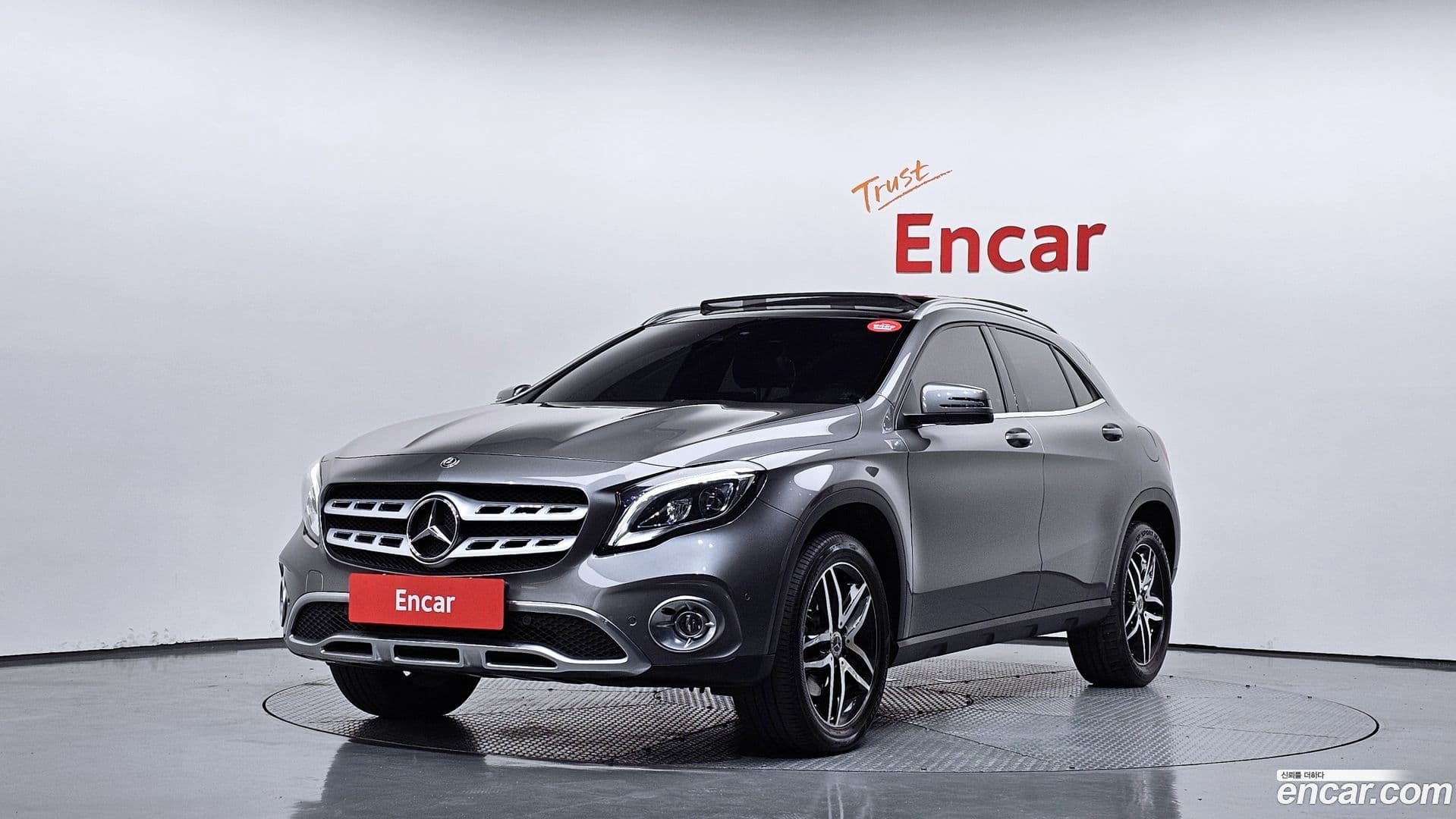 Main__Slider__Photo:GLA-Class Mercedes-Benz 2019.6-0