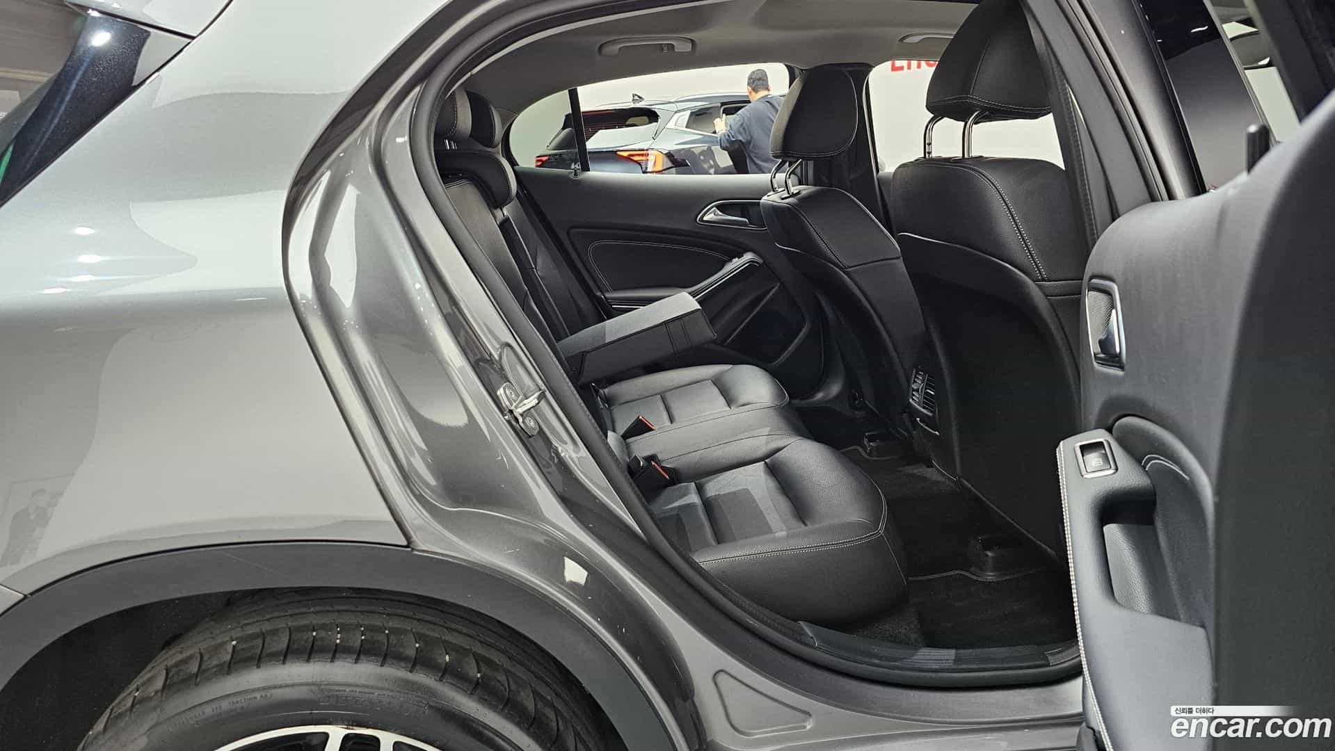 GLA-Class Mercedes-Benz 2019.6-OPTION-015