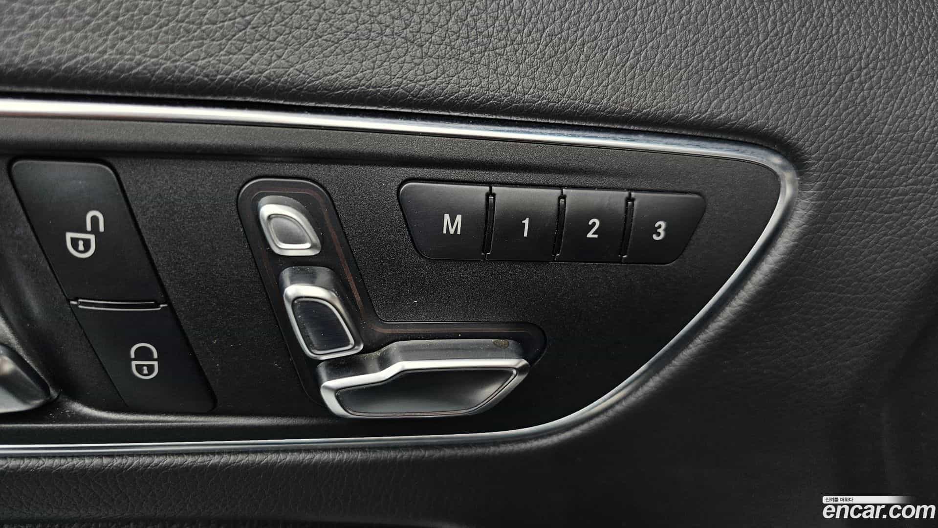 GLA-Class Mercedes-Benz 2019.6-OPTION-022