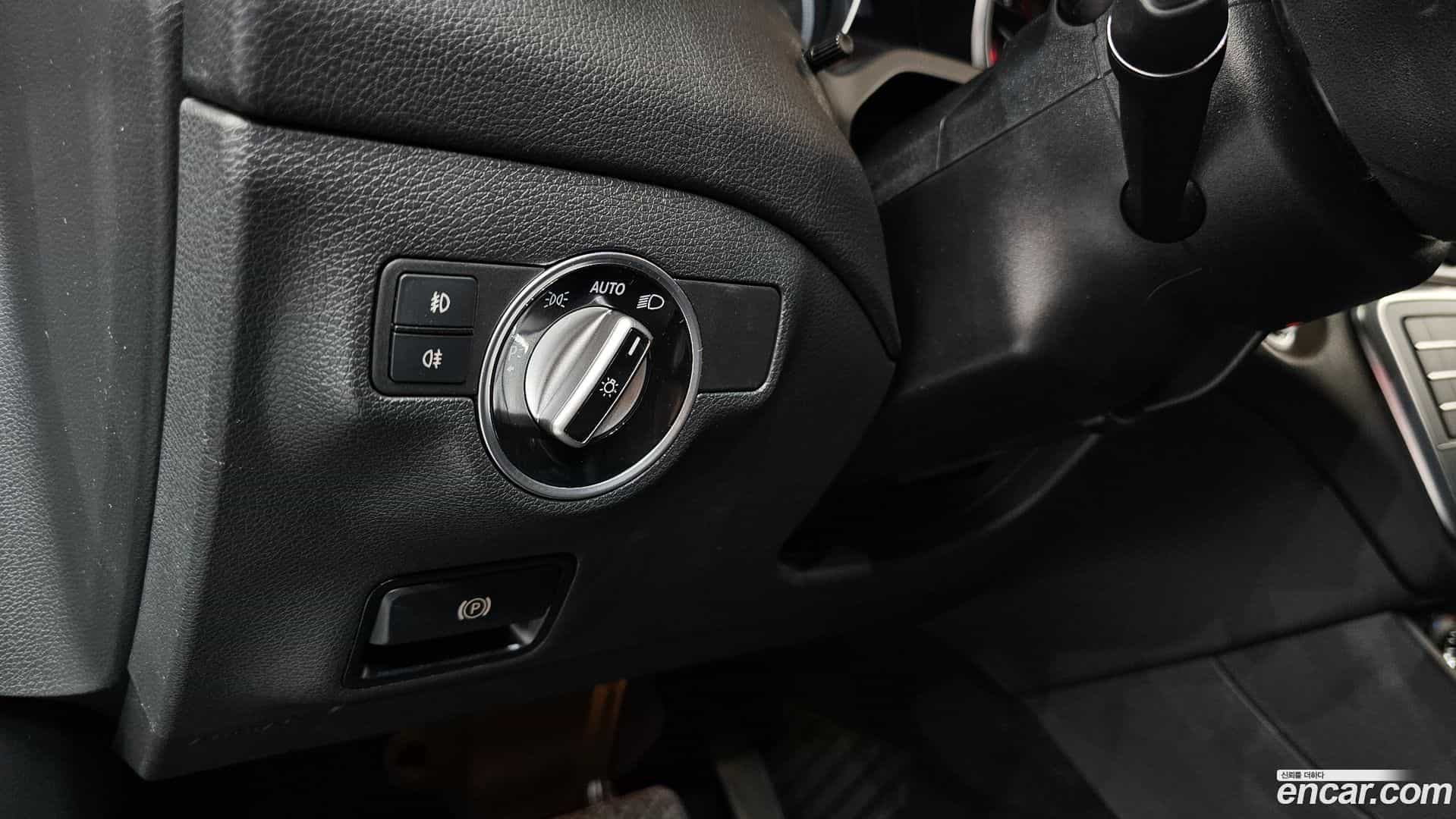 GLA-Class Mercedes-Benz 2019.6-OPTION-040