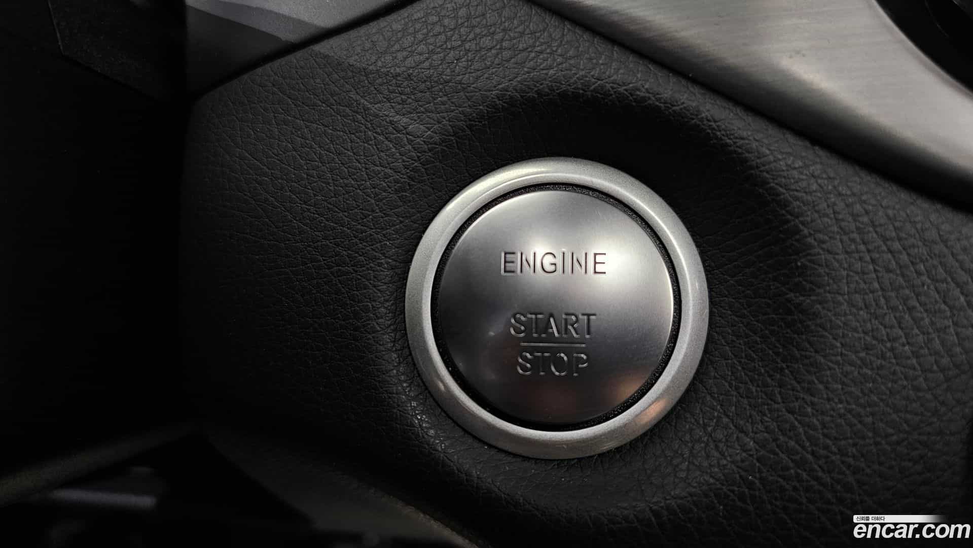 GLA-Class Mercedes-Benz 2019.6-OPTION-041
