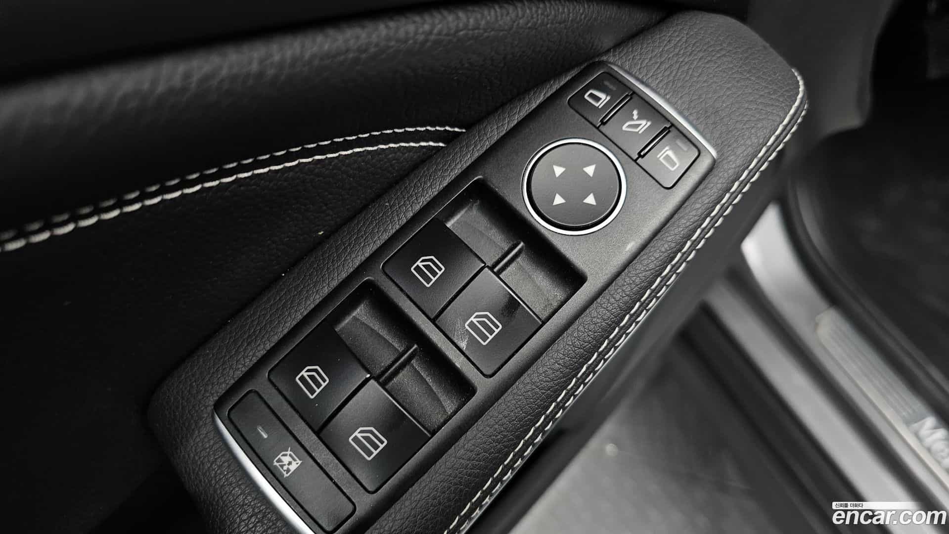 GLA-Class Mercedes-Benz 2019.6-OPTION-042