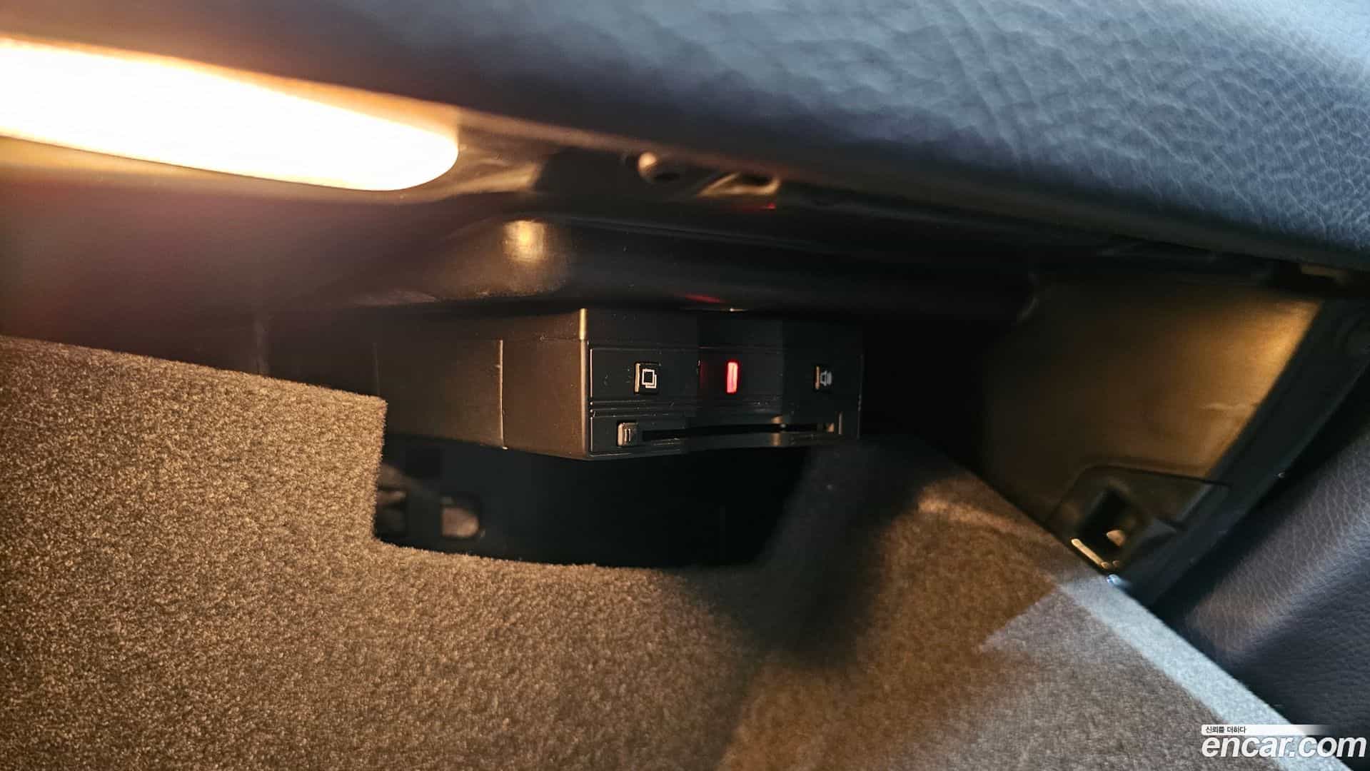 GLA-Class Mercedes-Benz 2019.6-OPTION-046