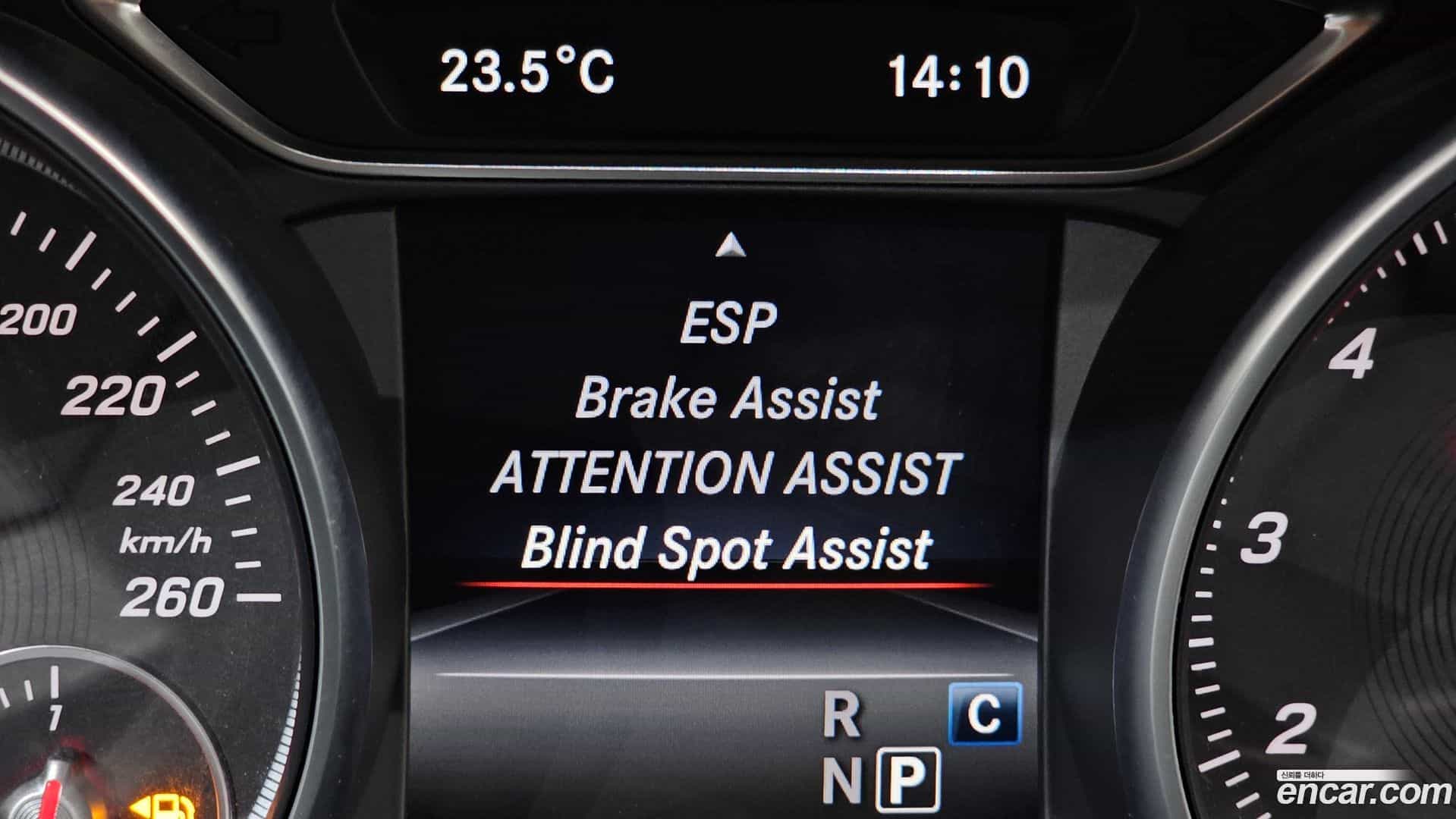 GLA-Class Mercedes-Benz 2019.6-OPTION-047