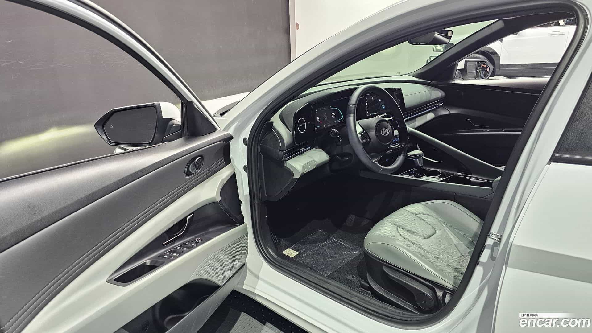 AVANTE Hyundai 2024.1-INNER-010