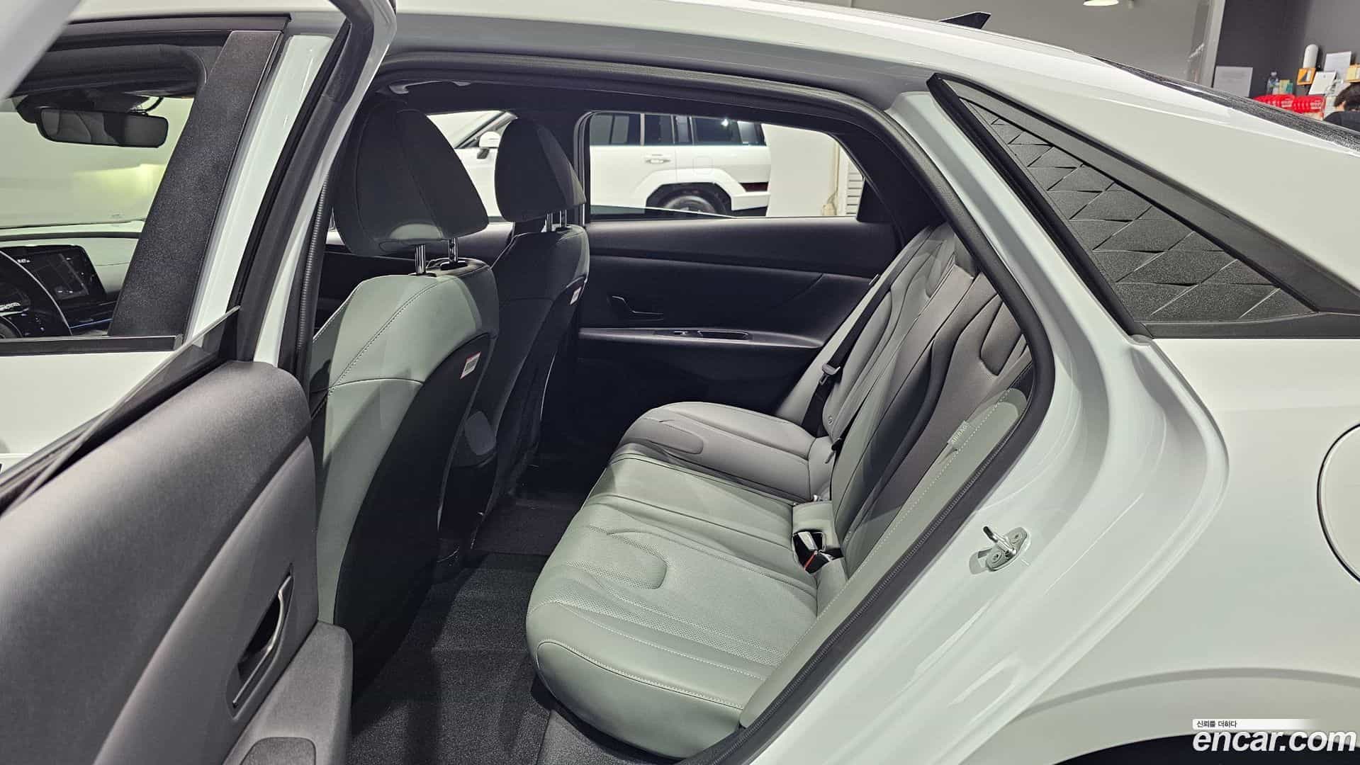 AVANTE Hyundai 2024.1-OPTION-015