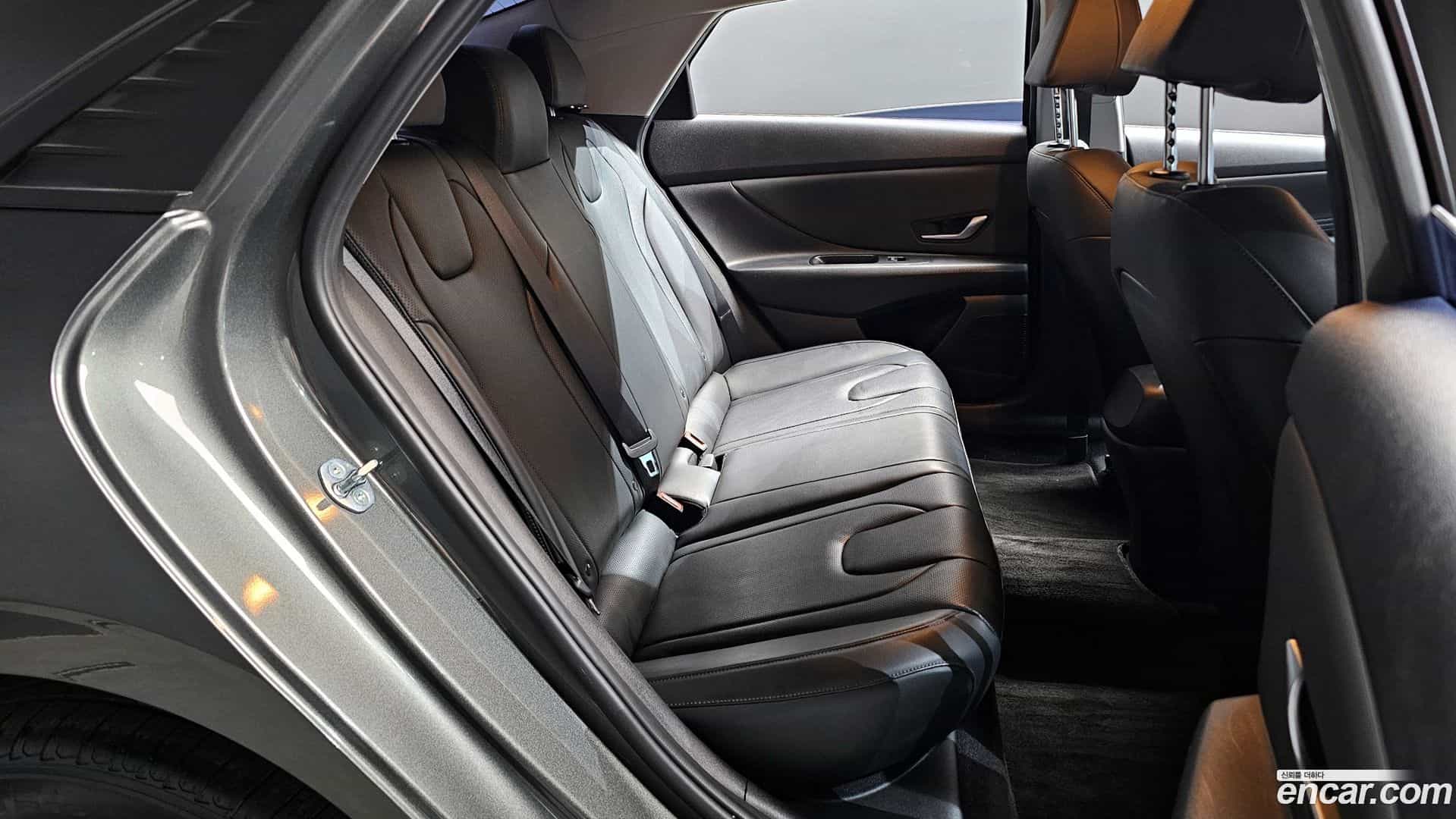 AVANTE Hyundai 2021.3-OPTION-016