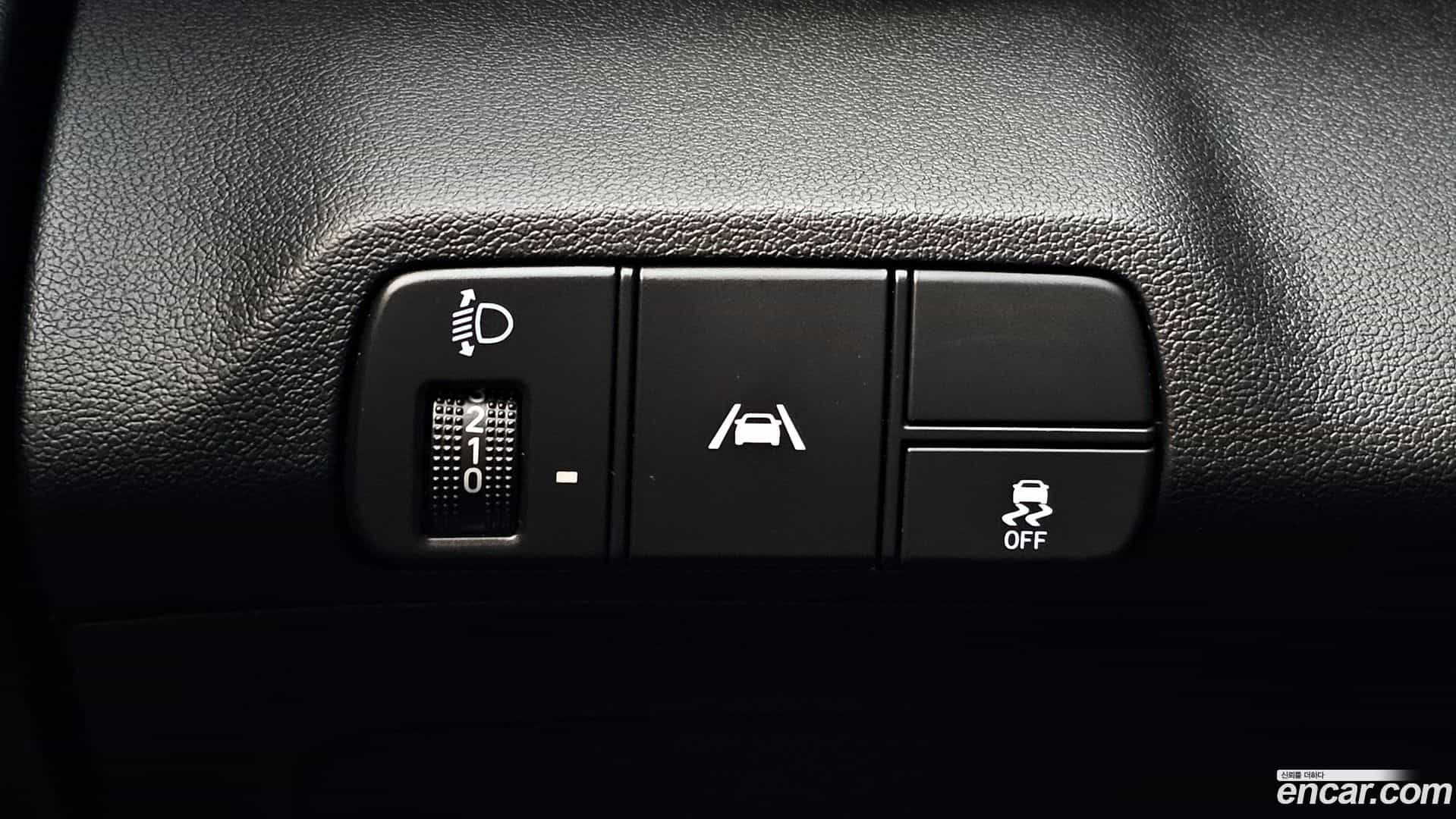 AVANTE Hyundai 2021.3-OPTION-023