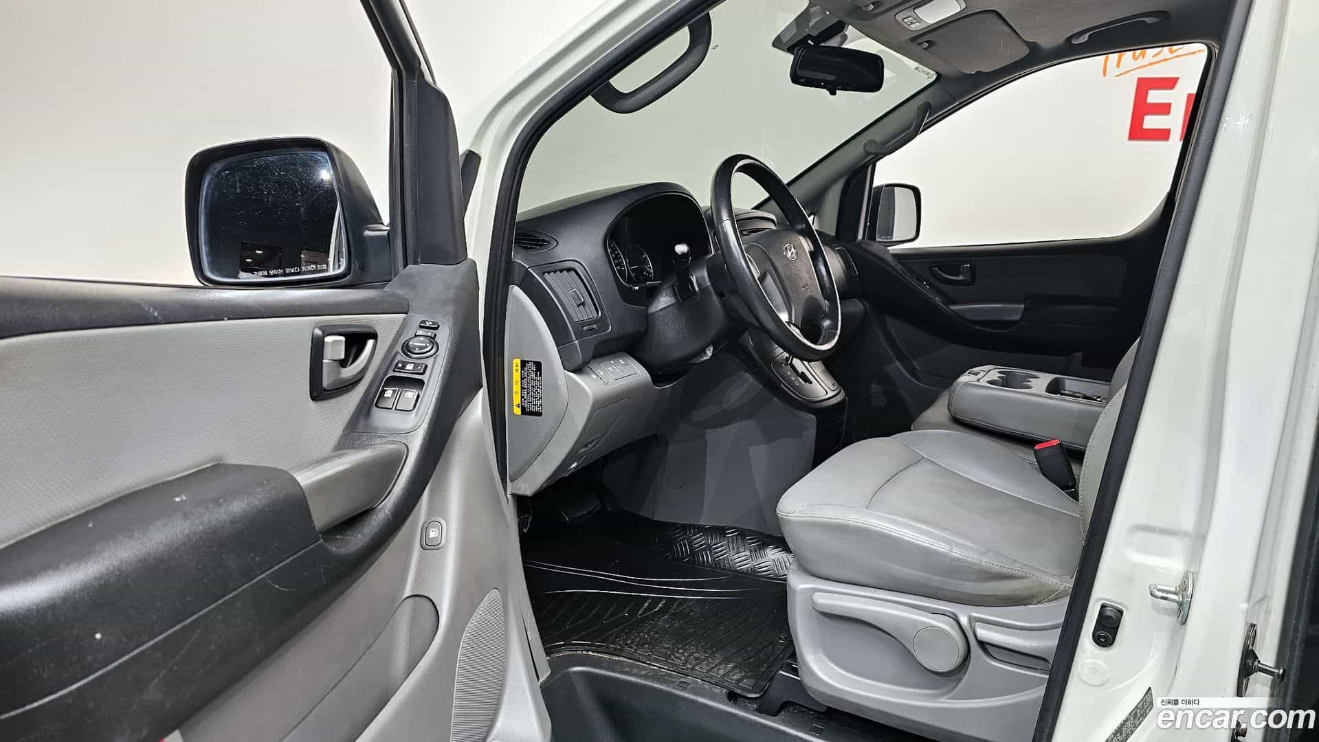 Starex Hyundai 2018.11-INNER-010