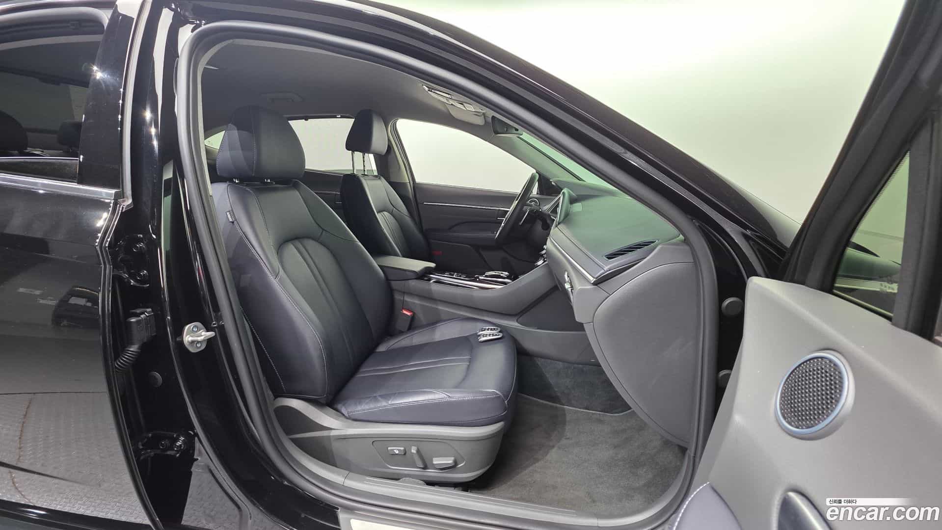 Sonata Hyundai 2023.2-INNER-010