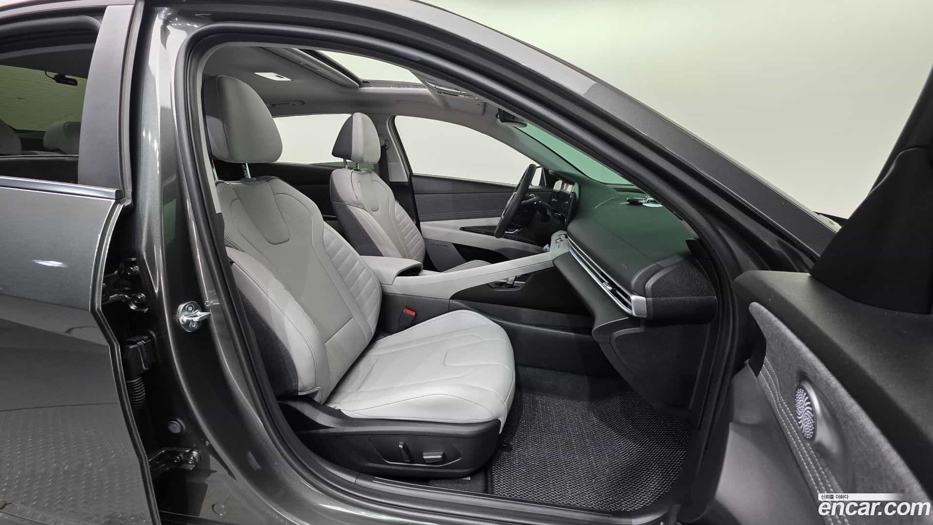 AVANTE Hyundai 2022.11-INNER-010