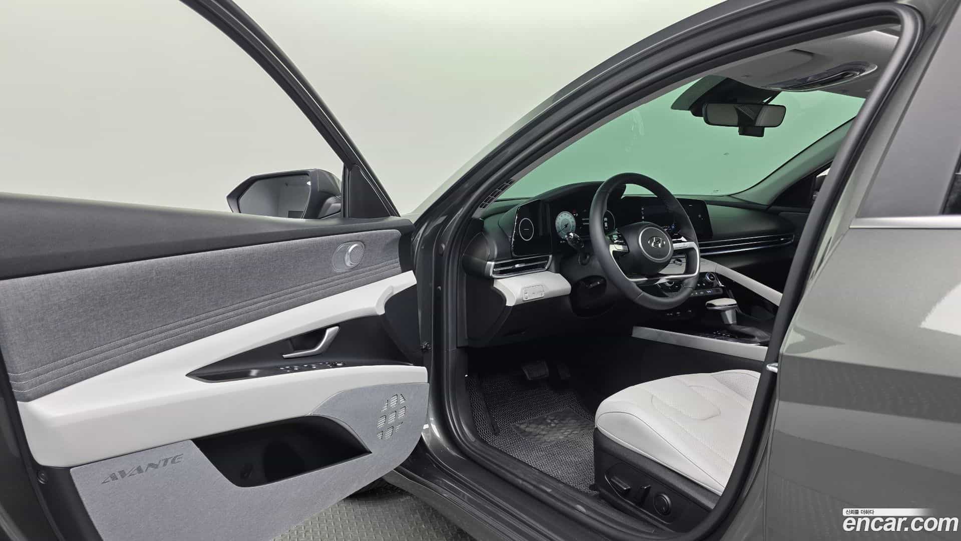AVANTE Hyundai 2022.11-OPTION-016