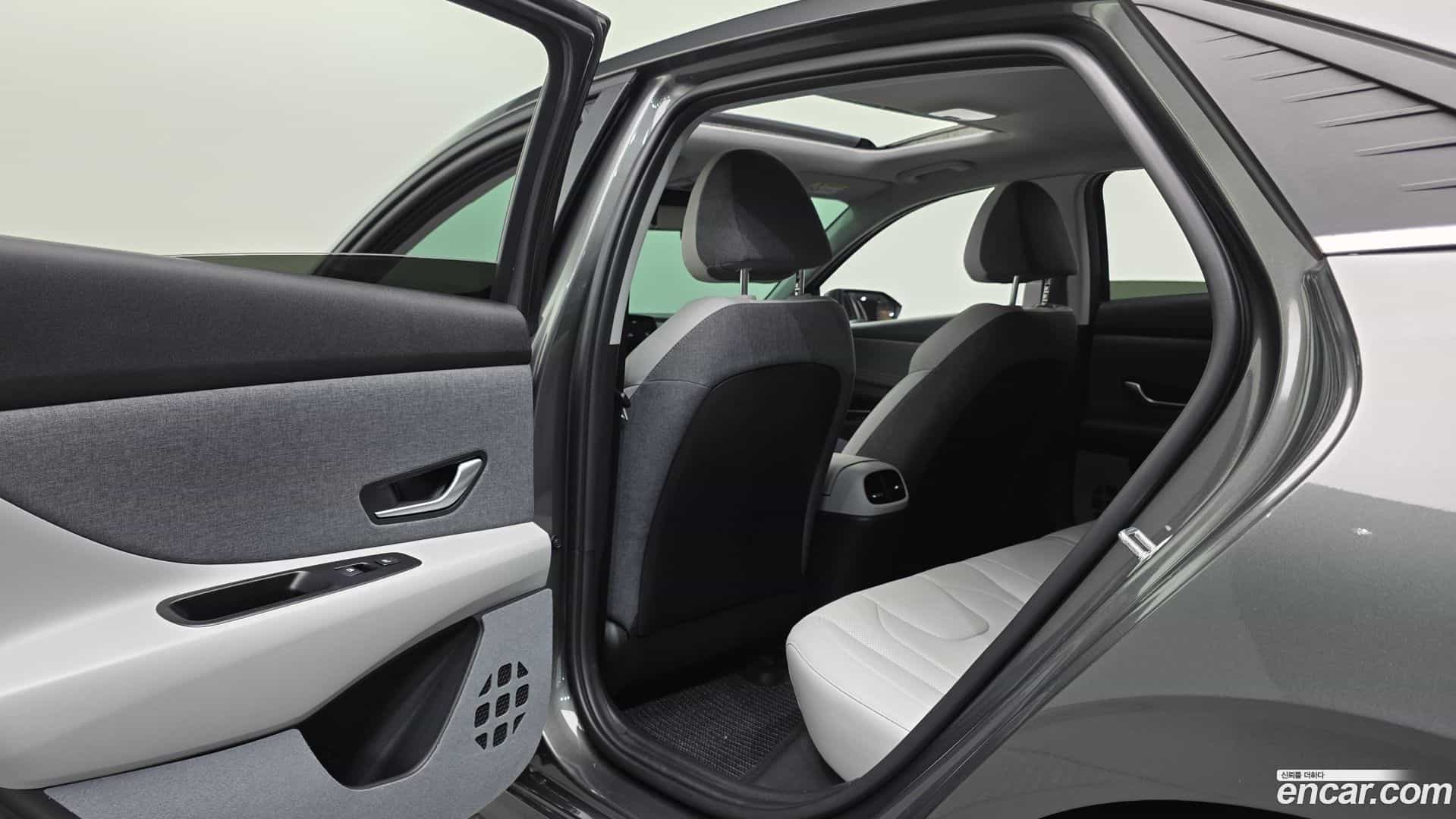 AVANTE Hyundai 2022.11-OPTION-021
