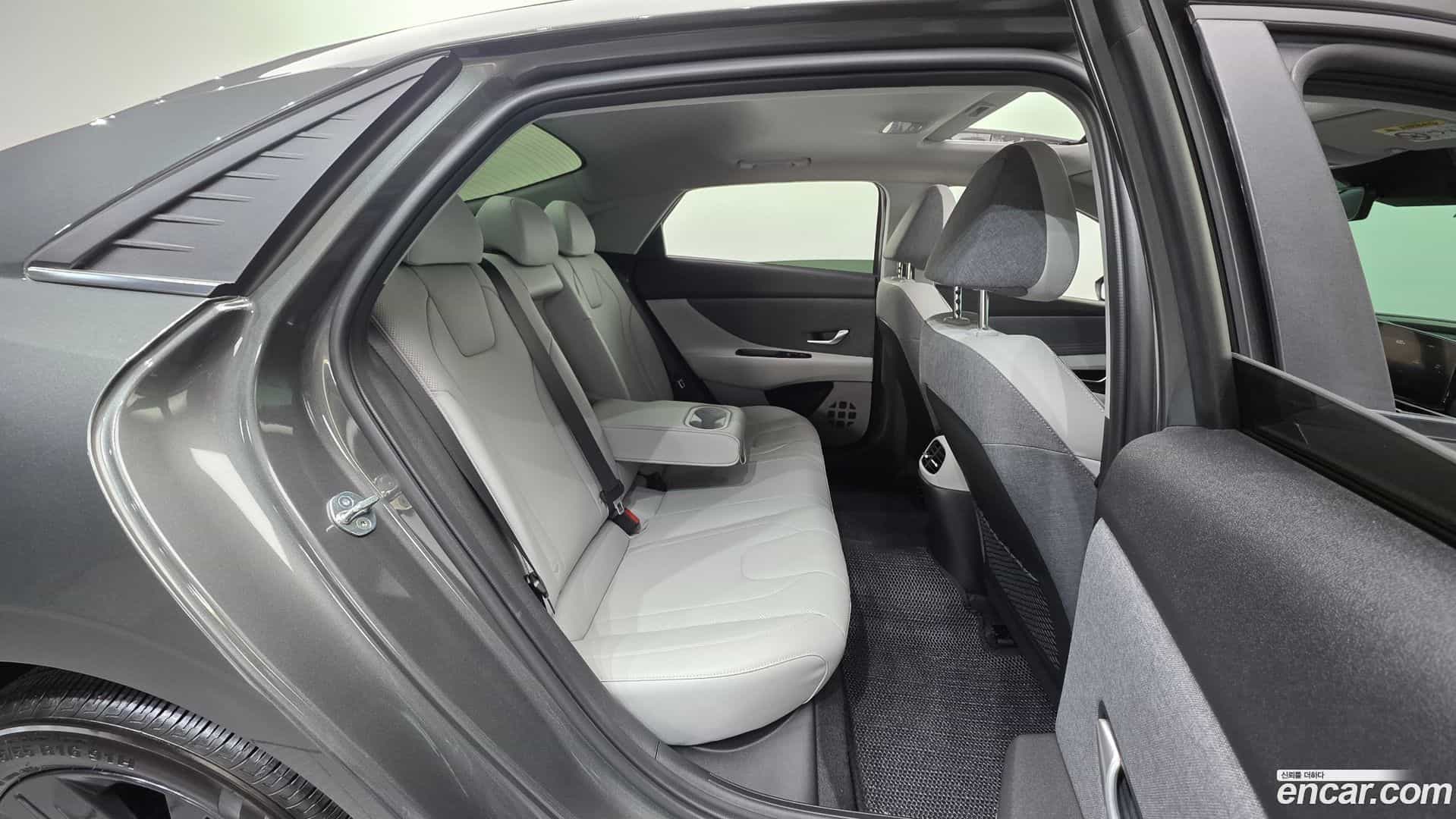 AVANTE Hyundai 2022.11-OPTION-023