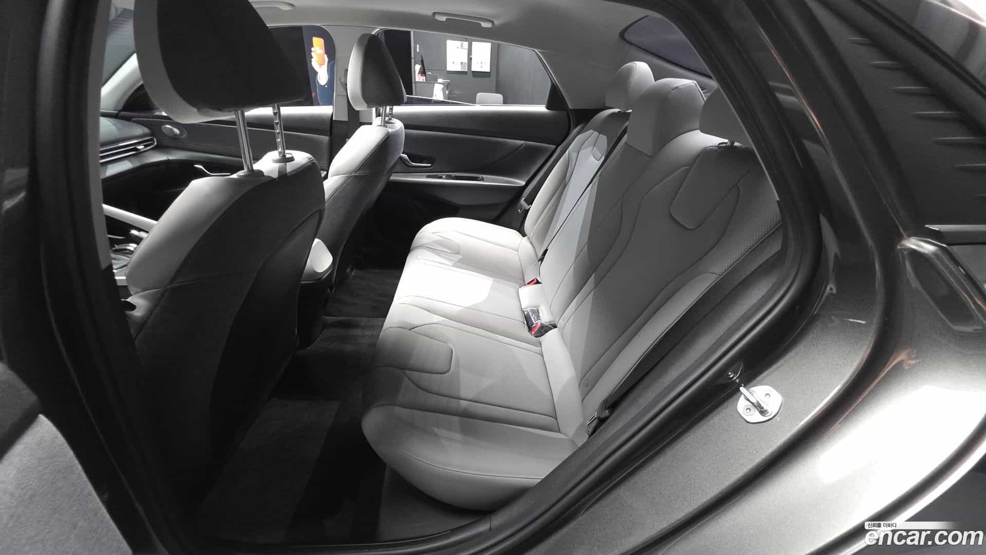 AVANTE Hyundai 2021.3-OPTION-016