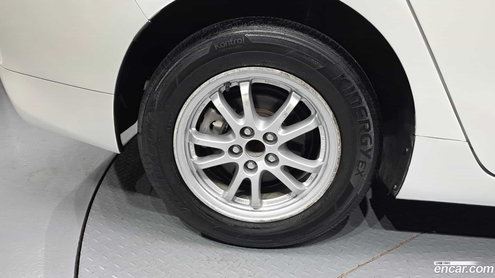 Prius Toyota 2016.6-OUTER-005